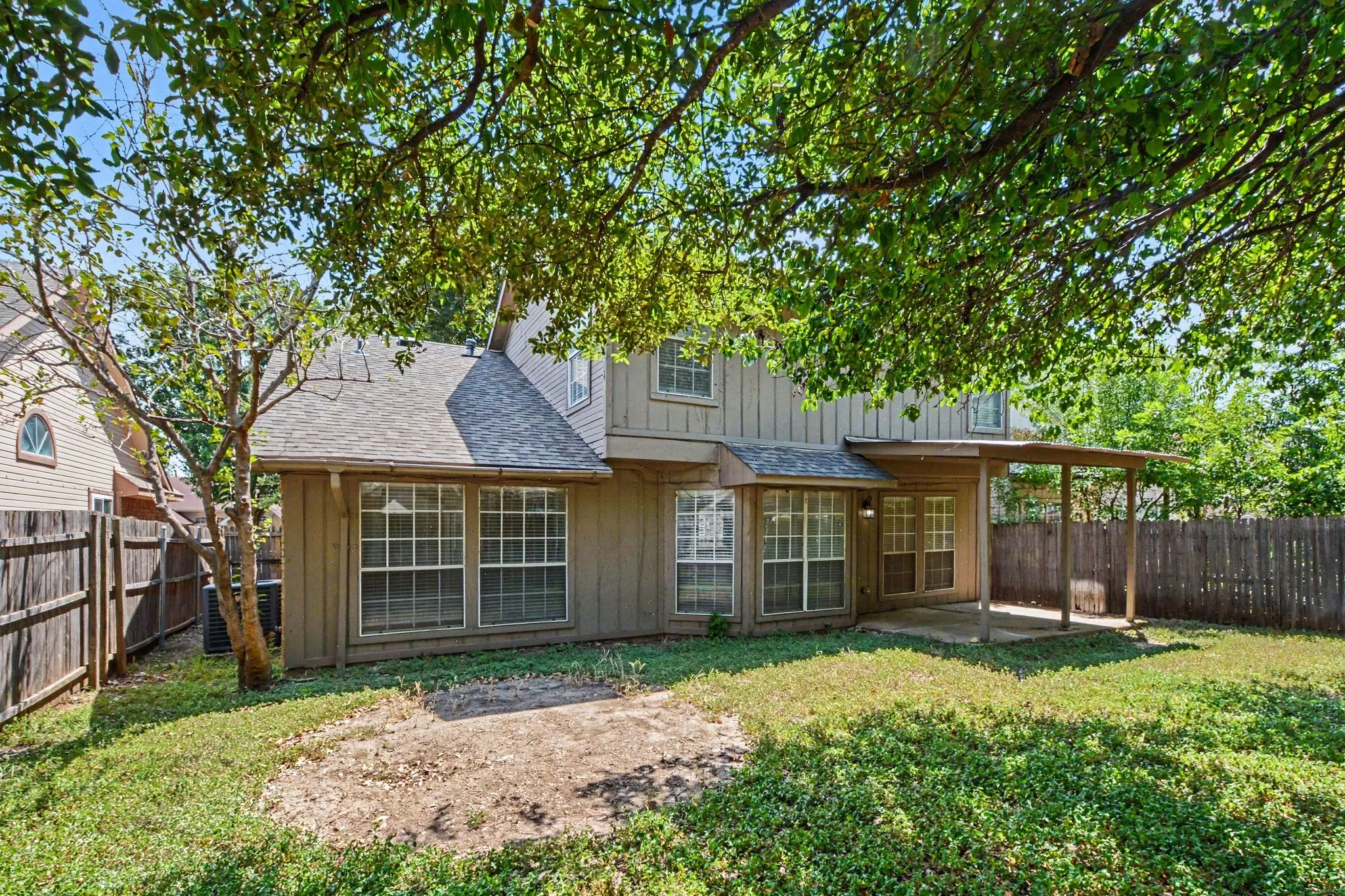 Single Family Residence For Sale in Tarrant County , 4721 Waterway Drive N, Fort Worth, Texas 76137, 3 Bedroom, 3 Bathroom, 2 Garage spaces, 1,763 Sqft, built in 1987, mls#21365346, Real Estate Agent in Fort Worth, Homes For Sale in Tarrant county, Homes For Sale in Fort Worth, Realtor in Fort Worth Texas, Real Estate Brokerage Independent Realty Texas, Luminita Cordes Realtor