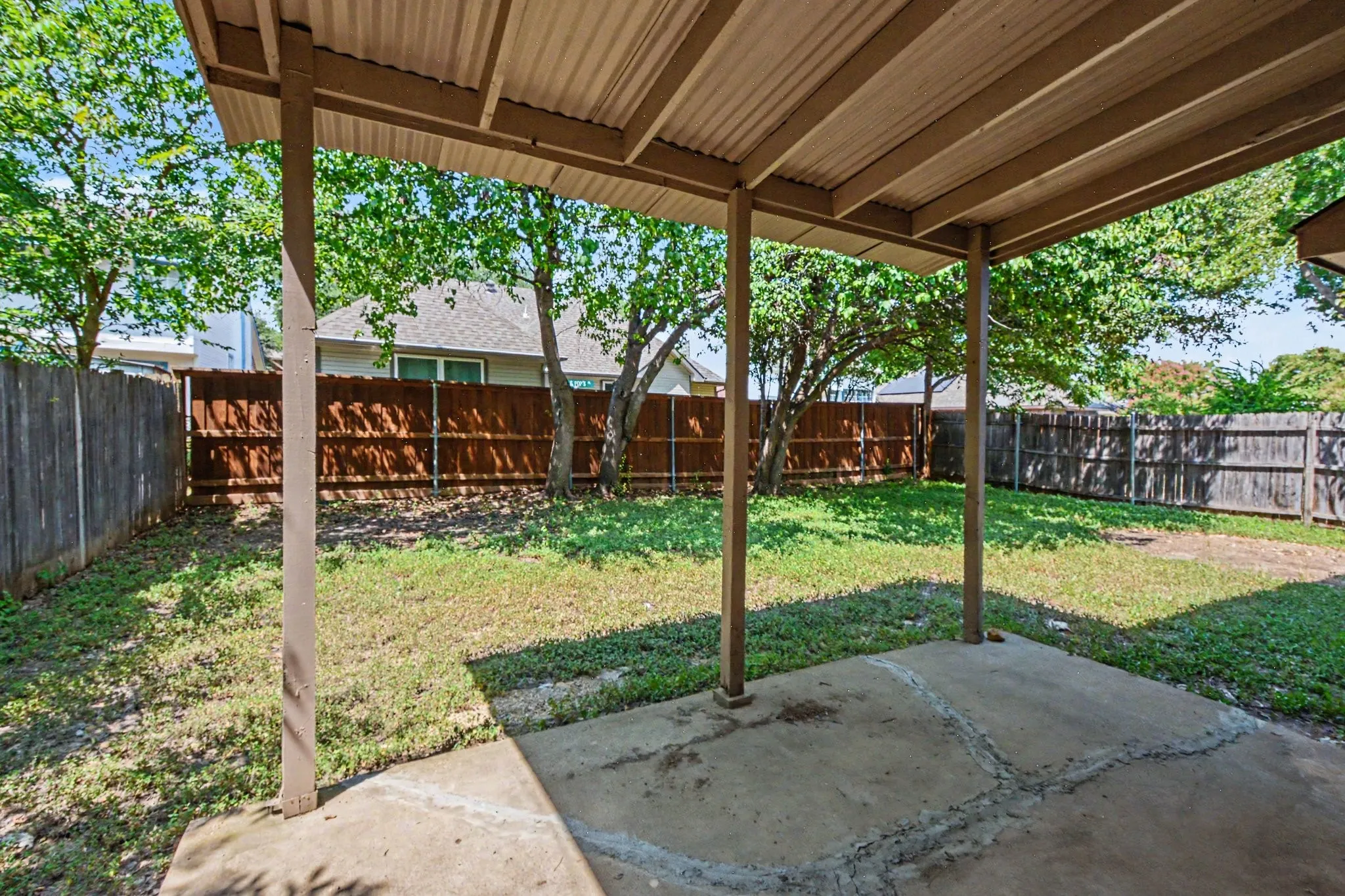 Single Family Residence For Sale in Tarrant County , 4721 Waterway Drive N, Fort Worth, Texas 76137, 3 Bedroom, 3 Bathroom, 2 Garage spaces, 1,763 Sqft, built in 1987, mls#21365346, Real Estate Agent in Fort Worth, Homes For Sale in Tarrant county, Homes For Sale in Fort Worth, Realtor in Fort Worth Texas, Real Estate Brokerage Independent Realty Texas, Luminita Cordes Realtor