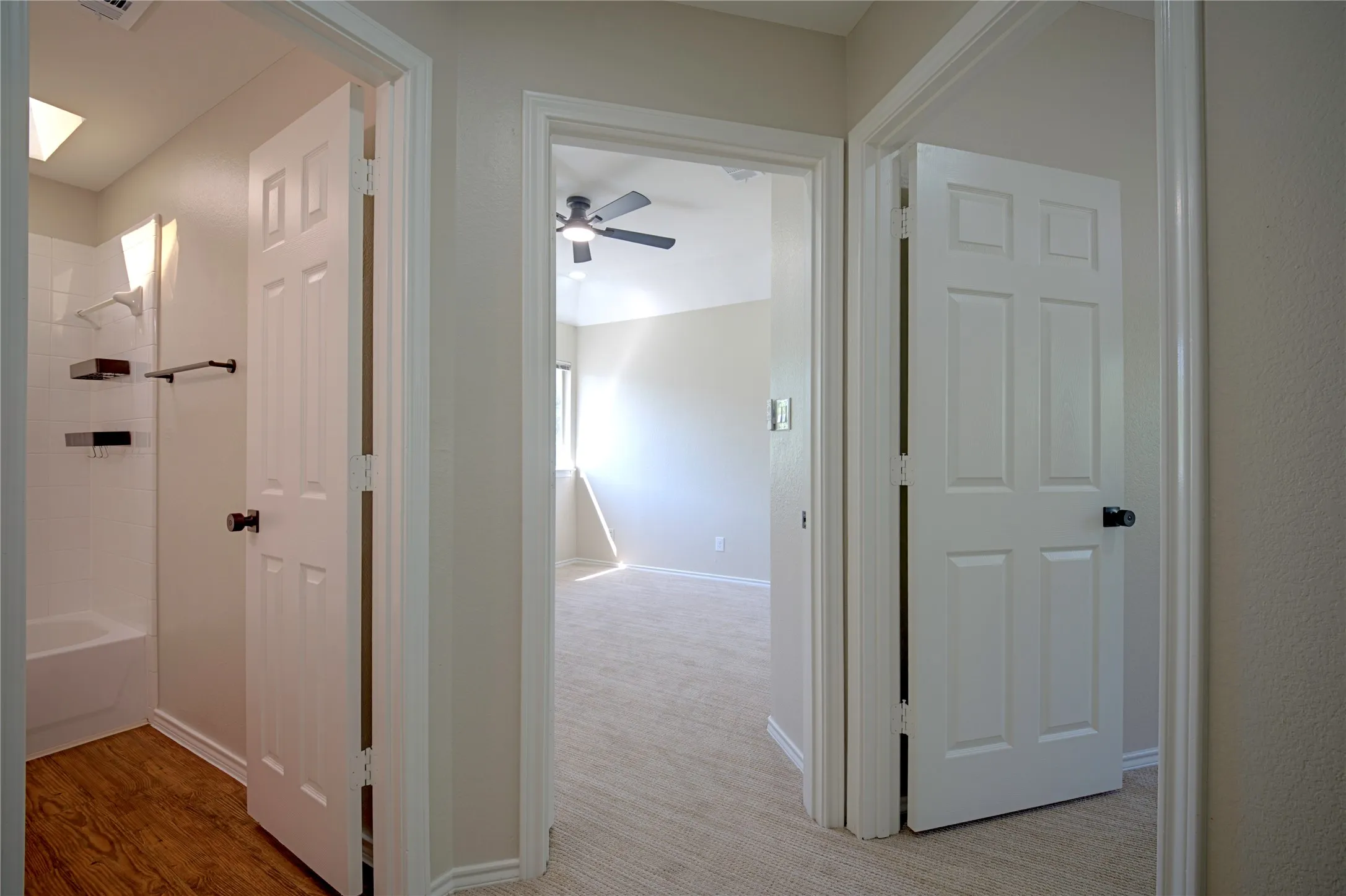 Single Family Residence For Sale in Denton County , 562 Continental Drive, Lewisville, Texas 75067, 3 Bedroom, 3 Bathroom, 2 Garage spaces, 1,755 Sqft, built in 1999, mls#21362087, Real Estate Agent in Lewisville, Homes For Sale in Denton county, Homes For Sale in Lewisville, Realtor in Lewisville Texas, Real Estate Brokerage Independent Realty Texas, Luminita Cordes Realtor