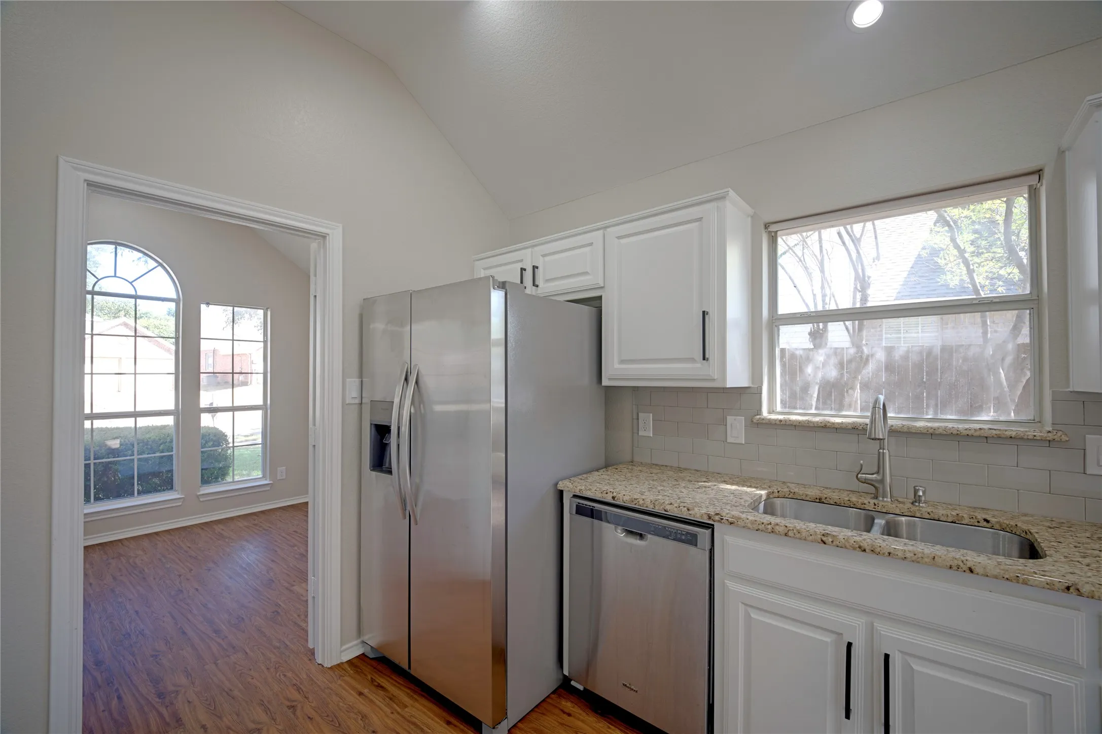 Single Family Residence For Sale in Denton County , 562 Continental Drive, Lewisville, Texas 75067, 3 Bedroom, 3 Bathroom, 2 Garage spaces, 1,755 Sqft, built in 1999, mls#21362087, Real Estate Agent in Lewisville, Homes For Sale in Denton county, Homes For Sale in Lewisville, Realtor in Lewisville Texas, Real Estate Brokerage Independent Realty Texas, Luminita Cordes Realtor
