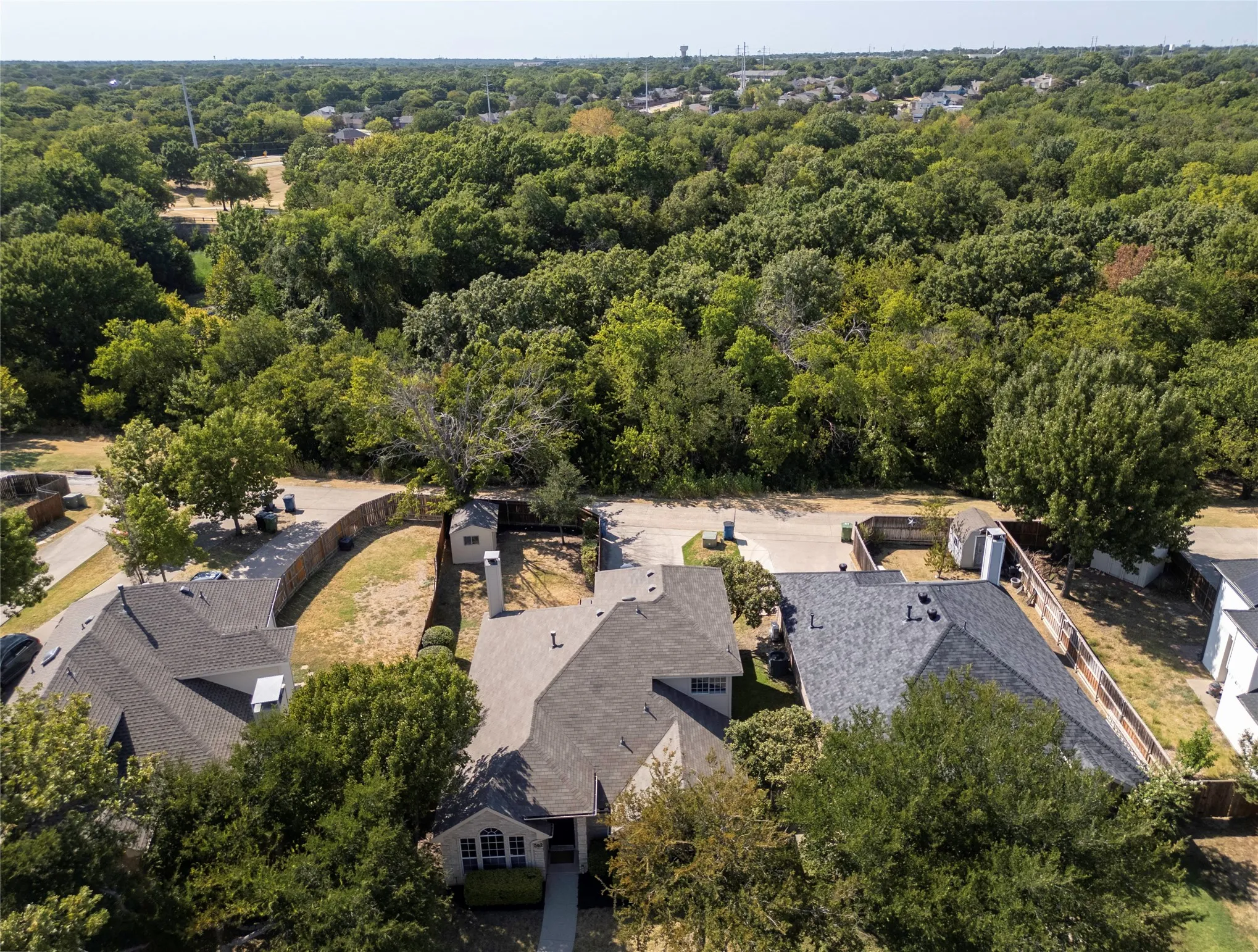 Single Family Residence For Sale in Denton County , 562 Continental Drive, Lewisville, Texas 75067, 3 Bedroom, 3 Bathroom, 2 Garage spaces, 1,755 Sqft, built in 1999, mls#21362087, Real Estate Agent in Lewisville, Homes For Sale in Denton county, Homes For Sale in Lewisville, Realtor in Lewisville Texas, Real Estate Brokerage Independent Realty Texas, Luminita Cordes Realtor