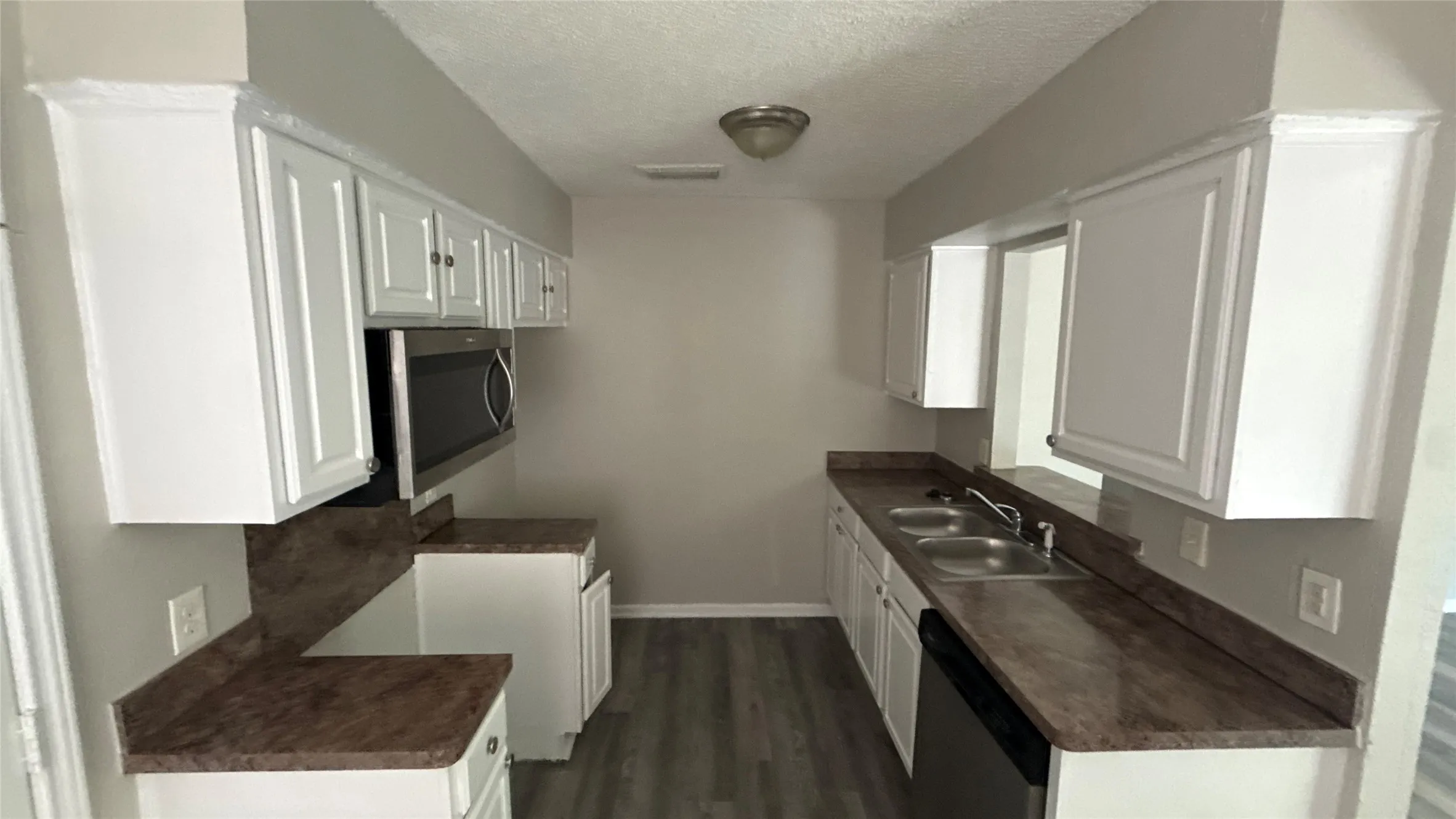Single Family Residence For Rent in Dallas County , 3244 Little River Drive, Dallas, Texas 75241, 3 Bedroom, 2 Bathroom, 1 Garage spaces, 1,382 Sqft, built in 1972, mls#21365347, Real Estate Agent in Dallas, Homes For Rent in Dallas county, Homes For Rent in Dallas, Realtor in Dallas Texas, Real Estate Brokerage Independent Realty Texas, Luminita Cordes Realtor
