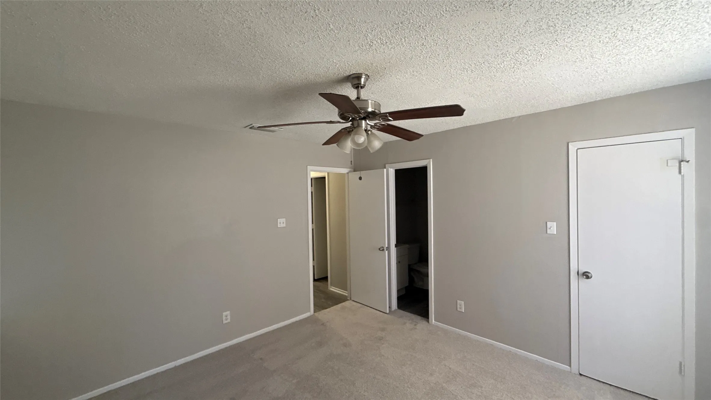 Single Family Residence For Rent in Dallas County , 3244 Little River Drive, Dallas, Texas 75241, 3 Bedroom, 2 Bathroom, 1 Garage spaces, 1,382 Sqft, built in 1972, mls#21365347, Real Estate Agent in Dallas, Homes For Rent in Dallas county, Homes For Rent in Dallas, Realtor in Dallas Texas, Real Estate Brokerage Independent Realty Texas, Luminita Cordes Realtor