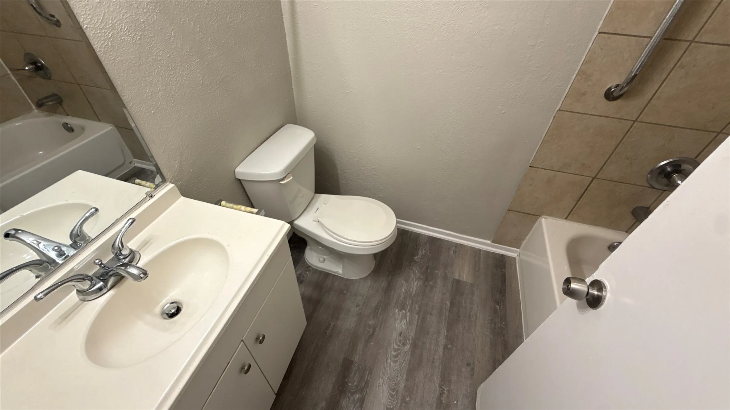 Single Family Residence For Rent in Dallas County , 3244 Little River Drive, Dallas, Texas 75241, 3 Bedroom, 2 Bathroom, 1 Garage spaces, 1,382 Sqft, built in 1972, mls#21365347, Real Estate Agent in Dallas, Homes For Rent in Dallas county, Homes For Rent in Dallas, Realtor in Dallas Texas, Real Estate Brokerage Independent Realty Texas, Luminita Cordes Realtor