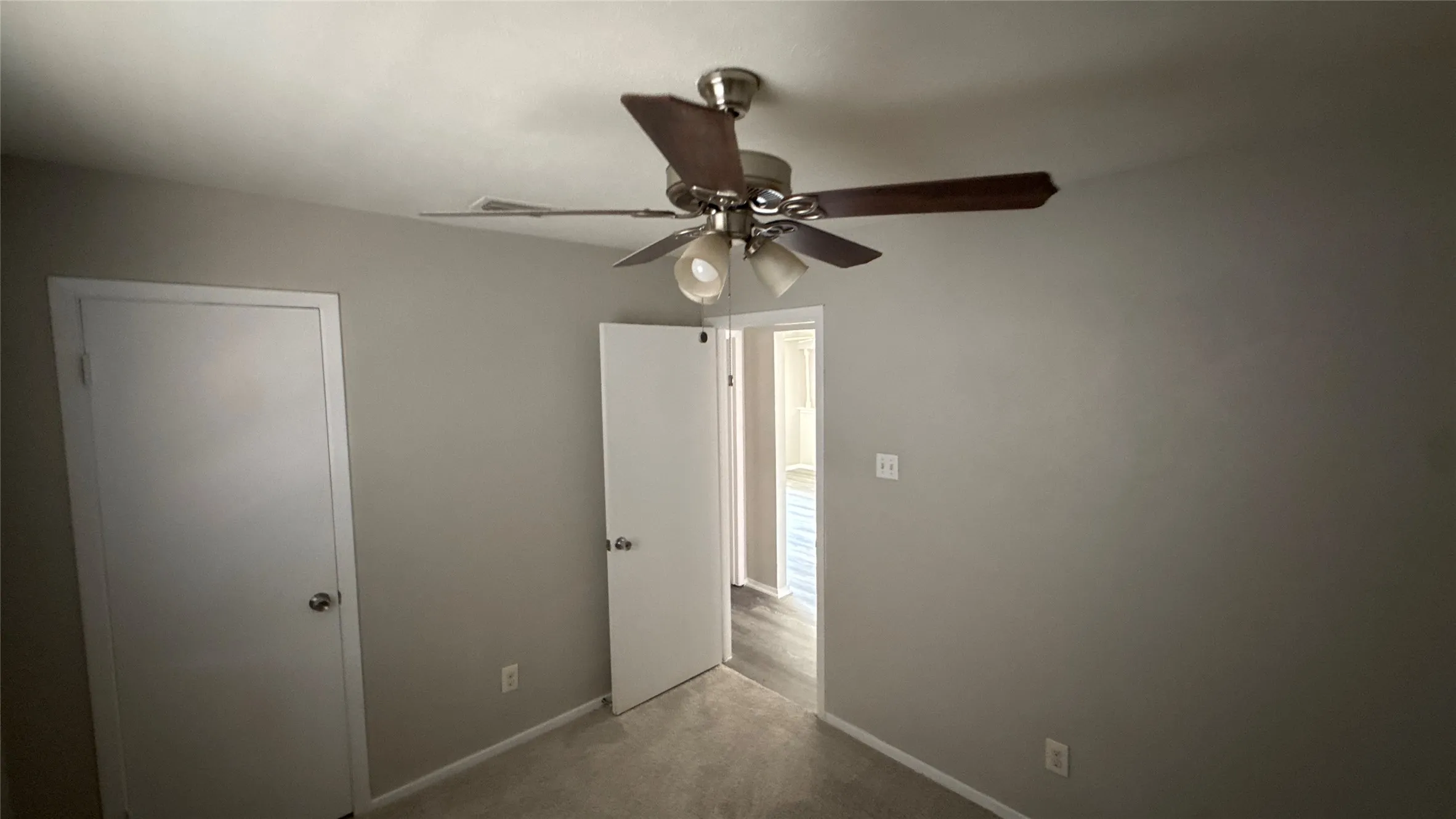 Single Family Residence For Rent in Dallas County , 3244 Little River Drive, Dallas, Texas 75241, 3 Bedroom, 2 Bathroom, 1 Garage spaces, 1,382 Sqft, built in 1972, mls#21365347, Real Estate Agent in Dallas, Homes For Rent in Dallas county, Homes For Rent in Dallas, Realtor in Dallas Texas, Real Estate Brokerage Independent Realty Texas, Luminita Cordes Realtor