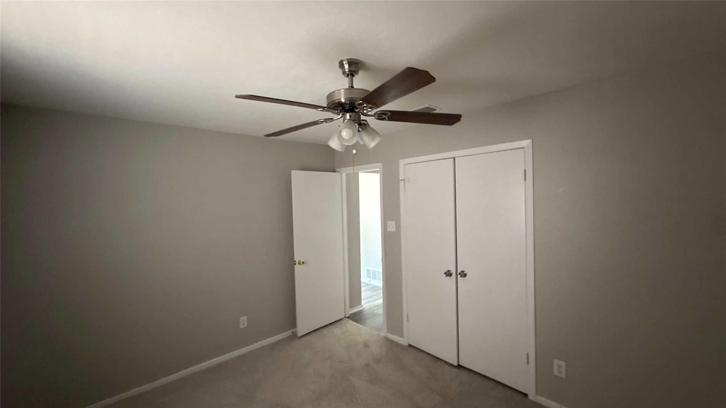 Single Family Residence For Rent in Dallas County , 3244 Little River Drive, Dallas, Texas 75241, 3 Bedroom, 2 Bathroom, 1 Garage spaces, 1,382 Sqft, built in 1972, mls#21365347, Real Estate Agent in Dallas, Homes For Rent in Dallas county, Homes For Rent in Dallas, Realtor in Dallas Texas, Real Estate Brokerage Independent Realty Texas, Luminita Cordes Realtor