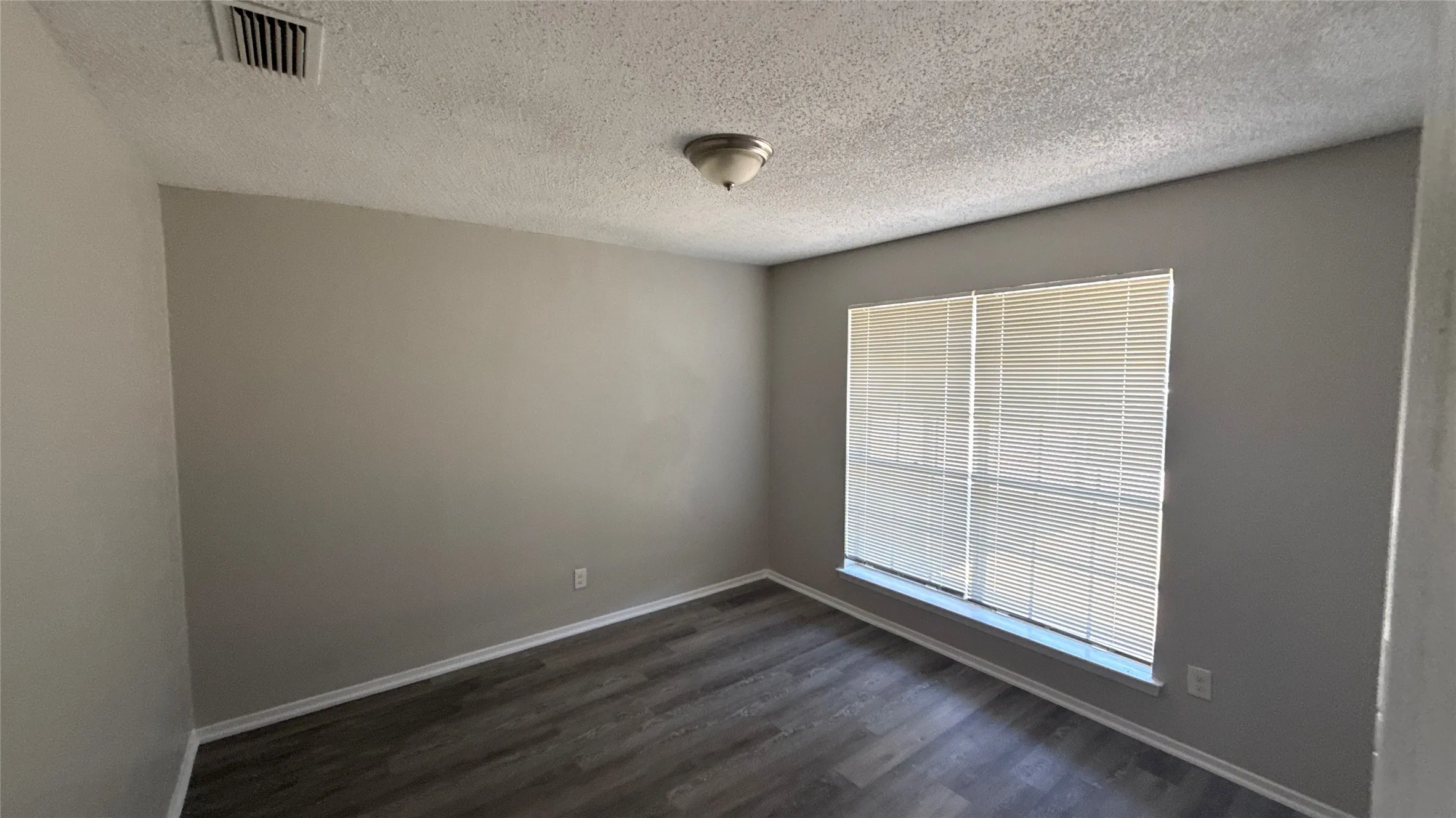 Single Family Residence For Rent in Dallas County , 3244 Little River Drive, Dallas, Texas 75241, 3 Bedroom, 2 Bathroom, 1 Garage spaces, 1,382 Sqft, built in 1972, mls#21365347, Real Estate Agent in Dallas, Homes For Rent in Dallas county, Homes For Rent in Dallas, Realtor in Dallas Texas, Real Estate Brokerage Independent Realty Texas, Luminita Cordes Realtor