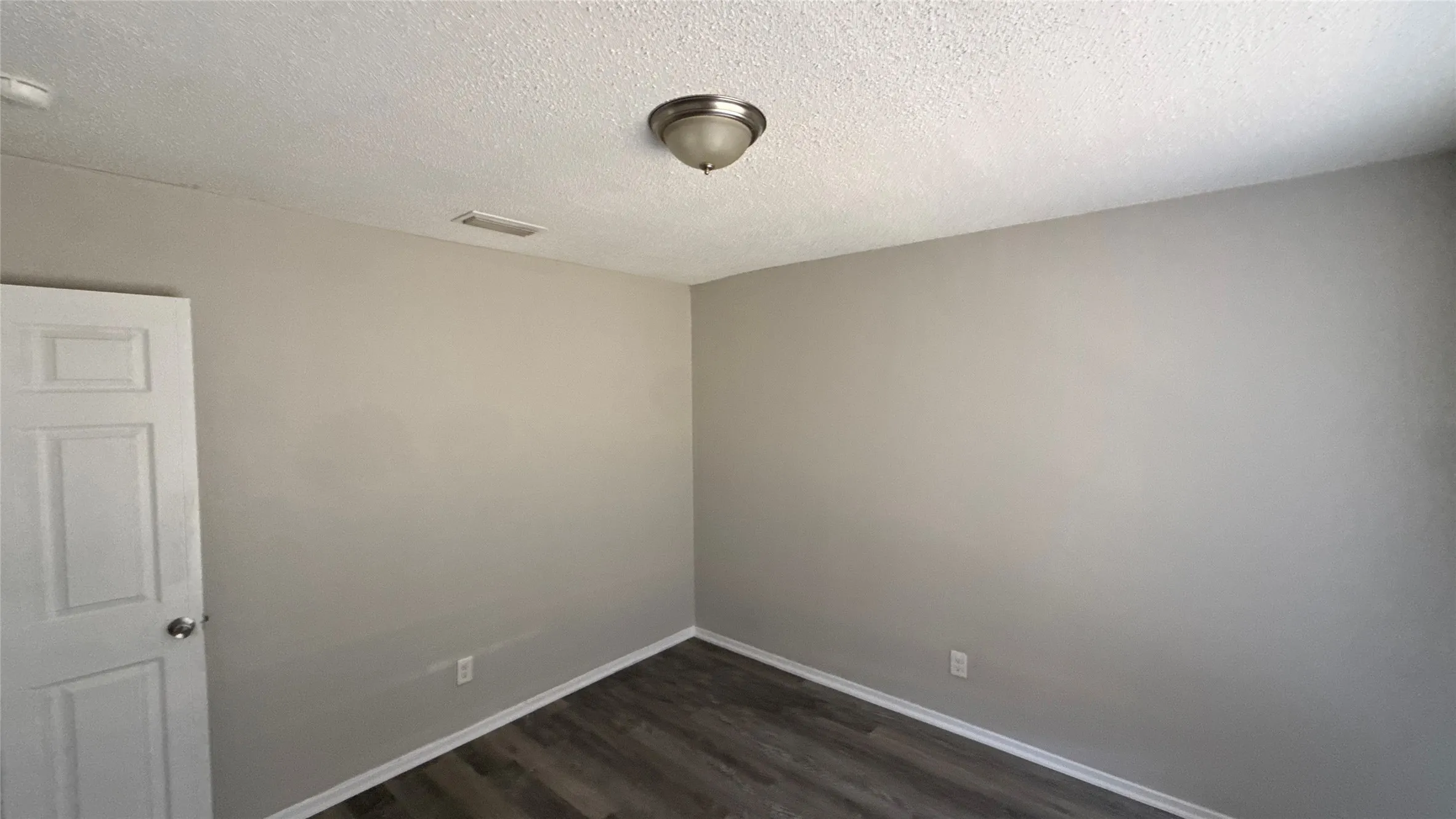 Single Family Residence For Rent in Dallas County , 3244 Little River Drive, Dallas, Texas 75241, 3 Bedroom, 2 Bathroom, 1 Garage spaces, 1,382 Sqft, built in 1972, mls#21365347, Real Estate Agent in Dallas, Homes For Rent in Dallas county, Homes For Rent in Dallas, Realtor in Dallas Texas, Real Estate Brokerage Independent Realty Texas, Luminita Cordes Realtor