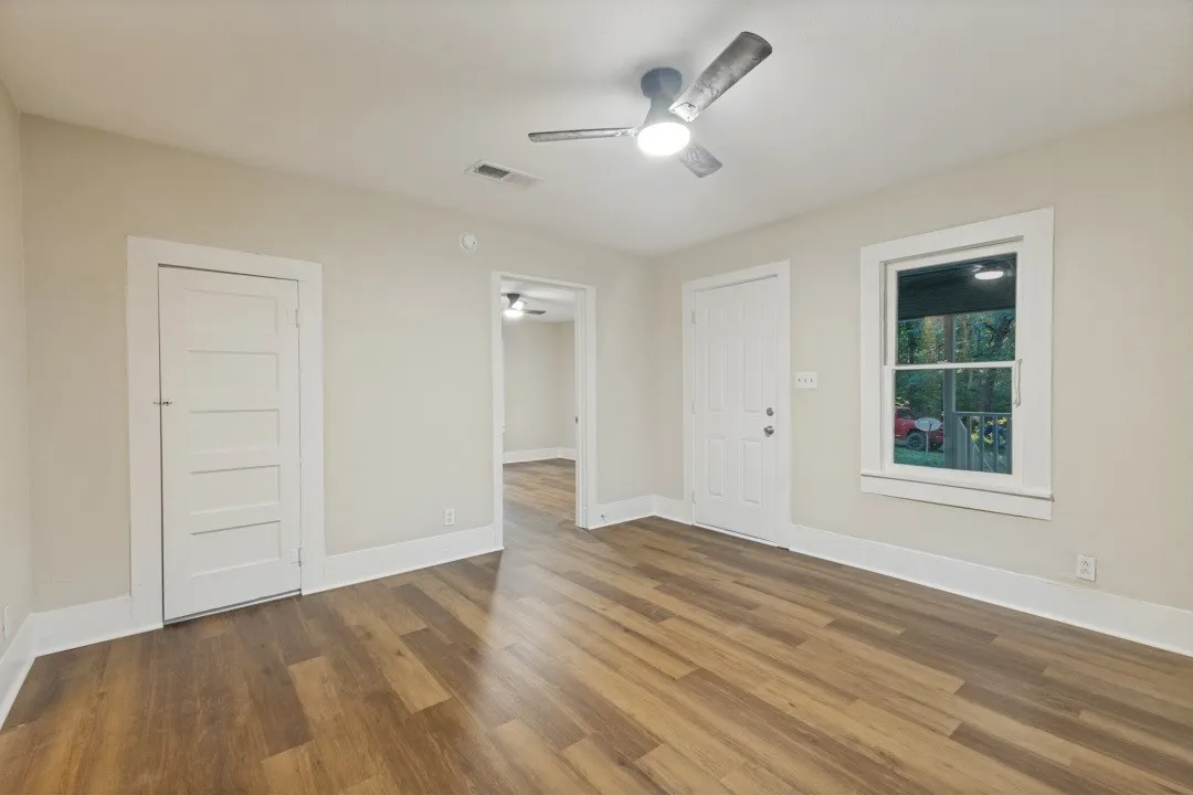 Single Family Residence For Sale in Collin County , 2990 County Road 568, Farmersville, Texas 75442, 2 Bedroom, 1 Bathroom, Garage spaces, 1,344 Sqft, built in 1950, mls#21352008, Real Estate Agent in Farmersville, Homes For Sale in Collin county, Homes For Sale in Farmersville, Realtor in Farmersville Texas, Real Estate Brokerage Independent Realty Texas, Luminita Cordes Realtor