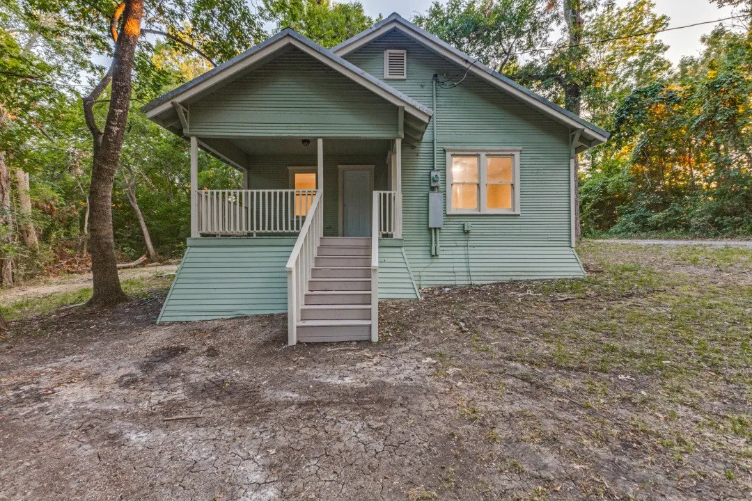 Single Family Residence For Sale in Collin County , 2990 County Road 568, Farmersville, Texas 75442, 2 Bedroom, 1 Bathroom, Garage spaces, 1,344 Sqft, built in 1950, mls#21352008, Real Estate Agent in Farmersville, Homes For Sale in Collin county, Homes For Sale in Farmersville, Realtor in Farmersville Texas, Real Estate Brokerage Independent Realty Texas, Luminita Cordes Realtor