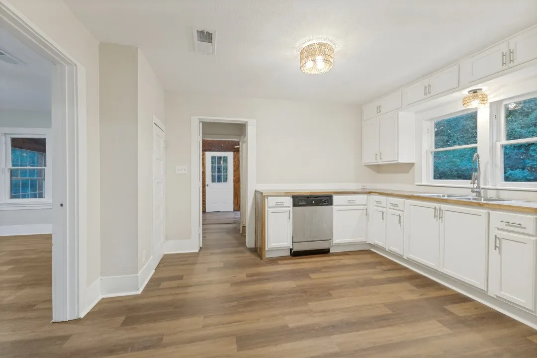 Single Family Residence For Sale in Collin County , 2990 County Road 568, Farmersville, Texas 75442, 2 Bedroom, 1 Bathroom, Garage spaces, 1,344 Sqft, built in 1950, mls#21352008, Real Estate Agent in Farmersville, Homes For Sale in Collin county, Homes For Sale in Farmersville, Realtor in Farmersville Texas, Real Estate Brokerage Independent Realty Texas, Luminita Cordes Realtor