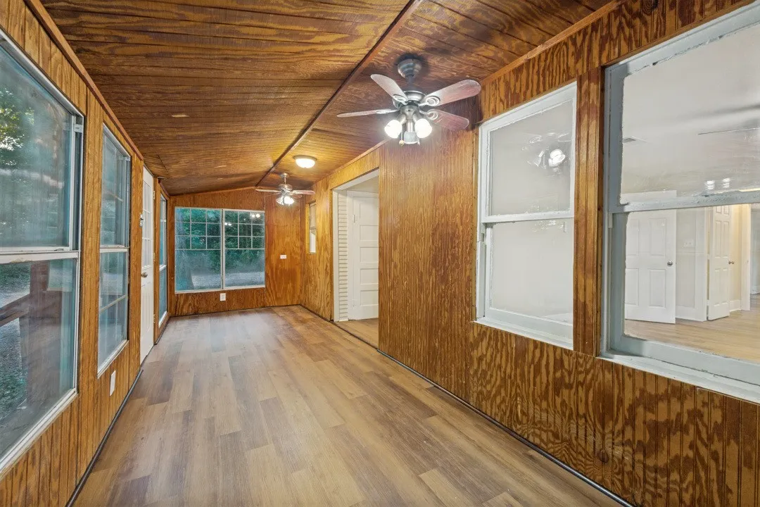 Single Family Residence For Sale in Collin County , 2990 County Road 568, Farmersville, Texas 75442, 2 Bedroom, 1 Bathroom, Garage spaces, 1,344 Sqft, built in 1950, mls#21352008, Real Estate Agent in Farmersville, Homes For Sale in Collin county, Homes For Sale in Farmersville, Realtor in Farmersville Texas, Real Estate Brokerage Independent Realty Texas, Luminita Cordes Realtor