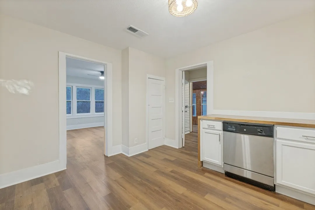 Single Family Residence For Sale in Collin County , 2990 County Road 568, Farmersville, Texas 75442, 2 Bedroom, 1 Bathroom, Garage spaces, 1,344 Sqft, built in 1950, mls#21352008, Real Estate Agent in Farmersville, Homes For Sale in Collin county, Homes For Sale in Farmersville, Realtor in Farmersville Texas, Real Estate Brokerage Independent Realty Texas, Luminita Cordes Realtor