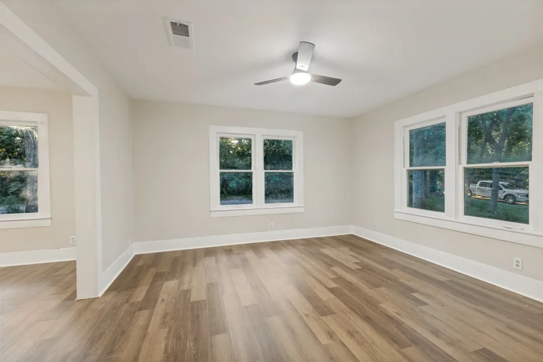 Single Family Residence For Sale in Collin County , 2990 County Road 568, Farmersville, Texas 75442, 2 Bedroom, 1 Bathroom, Garage spaces, 1,344 Sqft, built in 1950, mls#21352008, Real Estate Agent in Farmersville, Homes For Sale in Collin county, Homes For Sale in Farmersville, Realtor in Farmersville Texas, Real Estate Brokerage Independent Realty Texas, Luminita Cordes Realtor