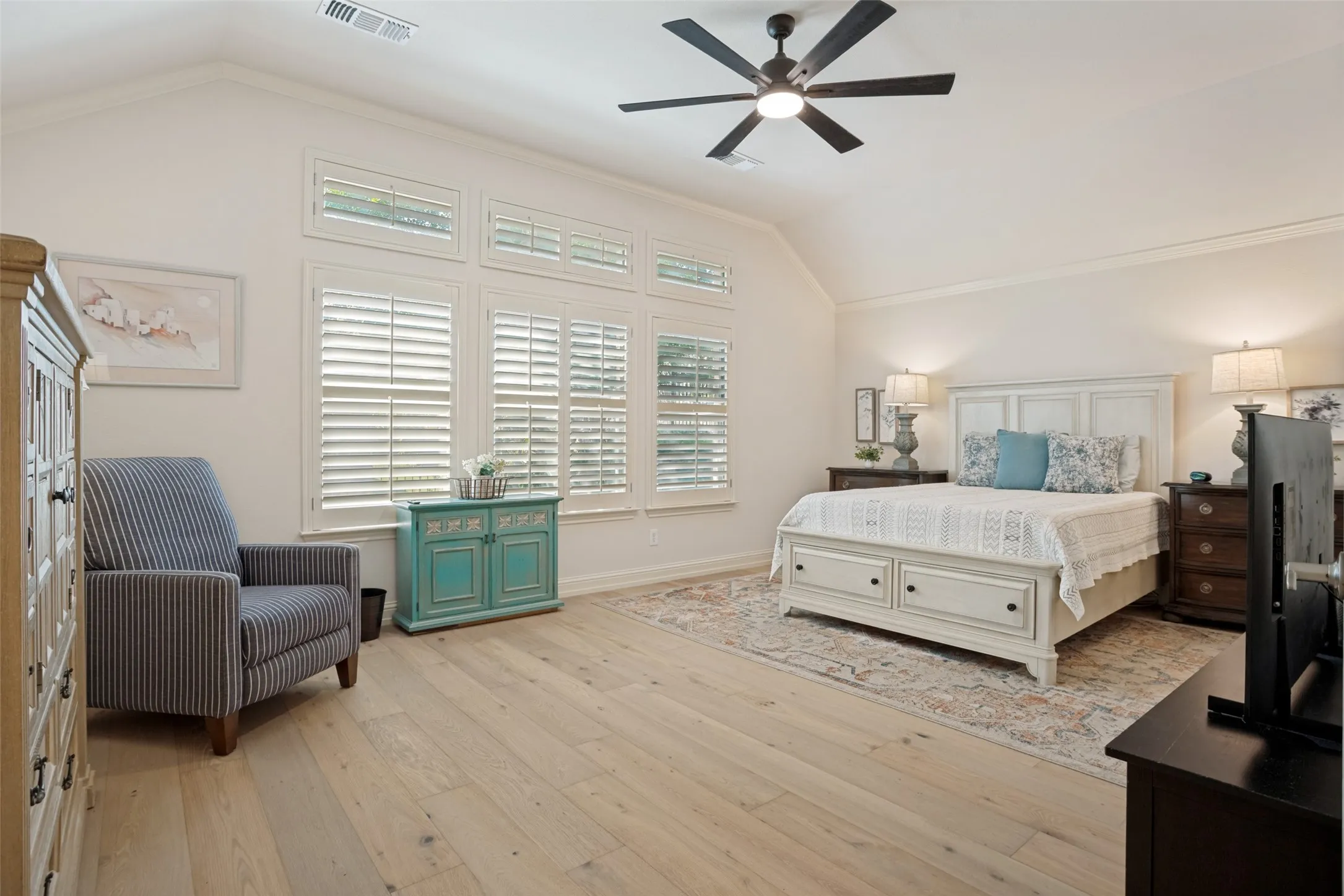 Generous primary master bedroom retreat!