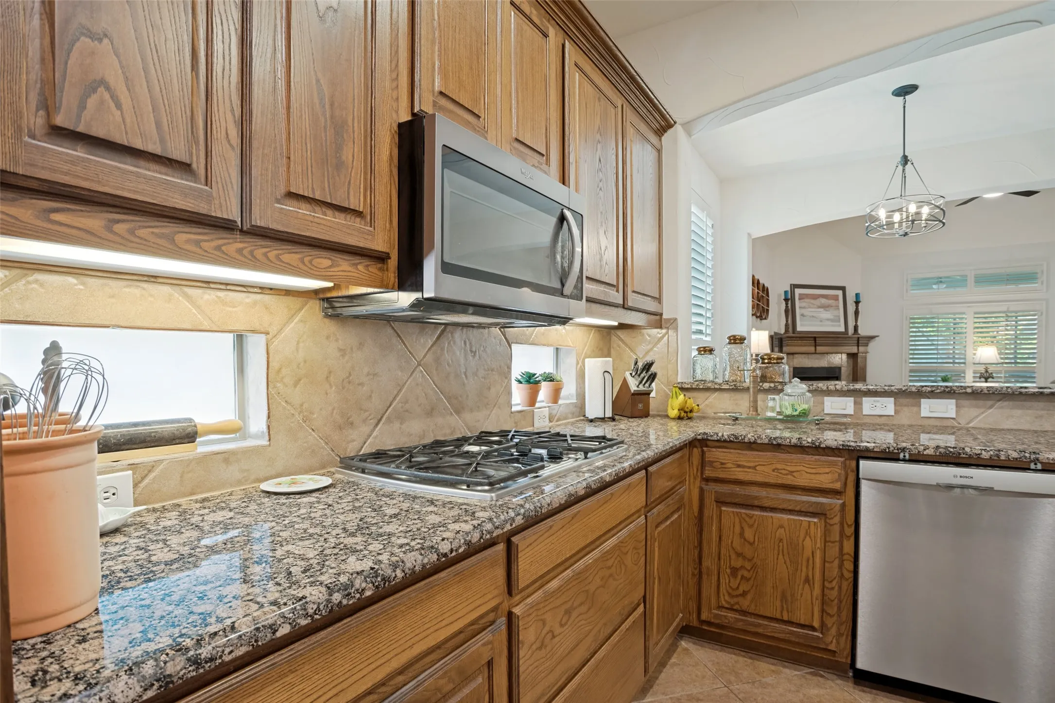 Gas cook-top with side windows - great natural light!