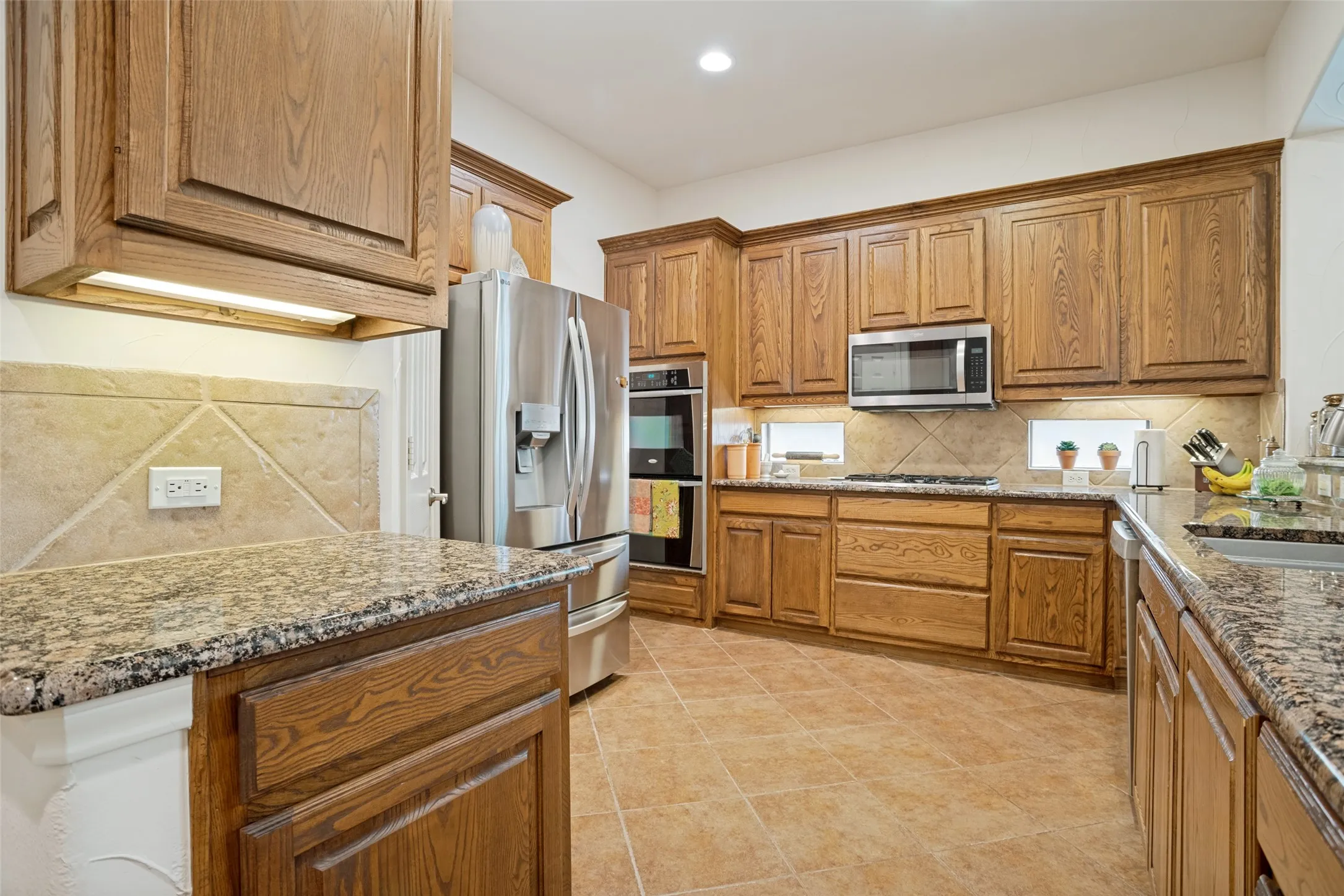Lots of cabinet space!