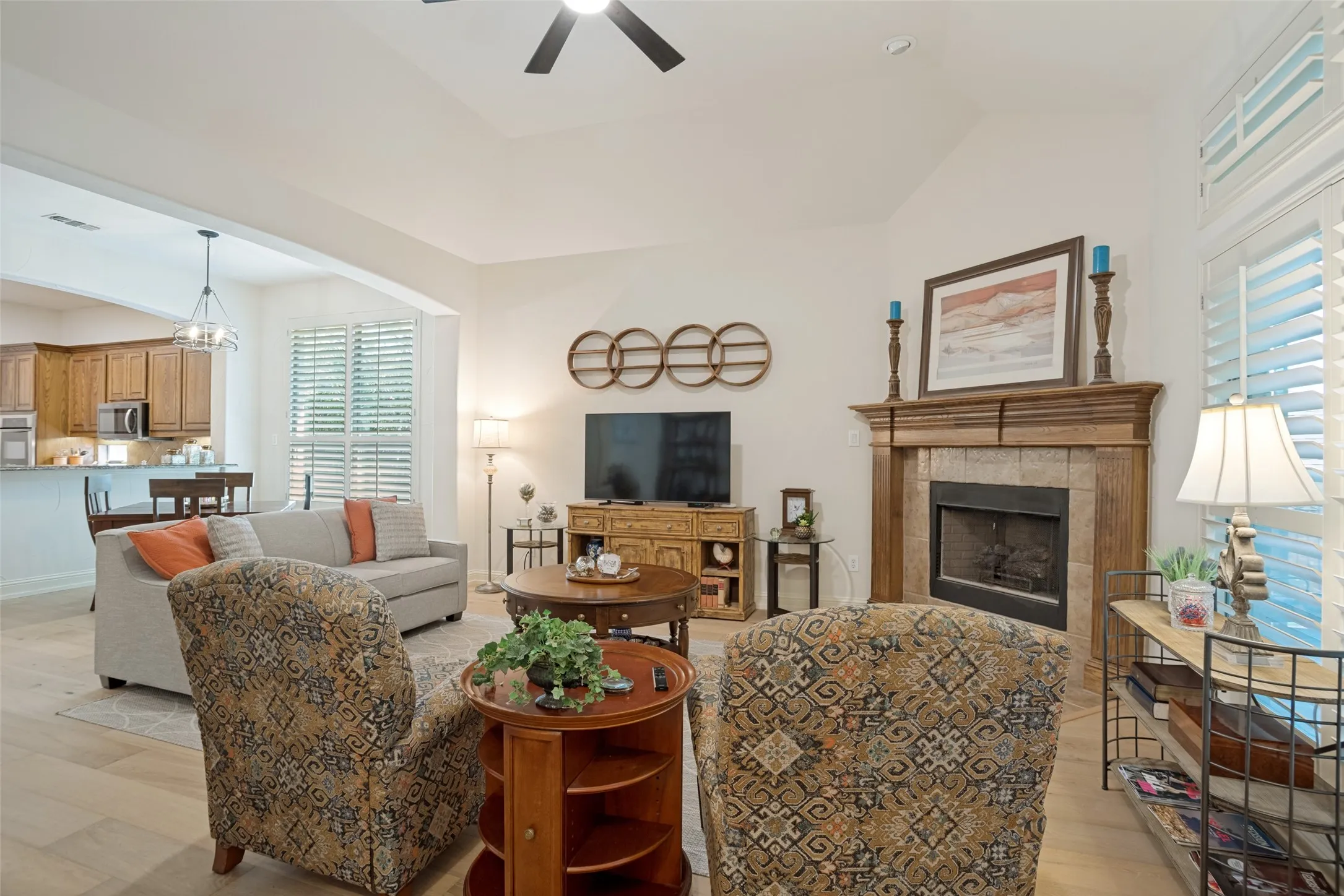 Light and bright - No Carpet!