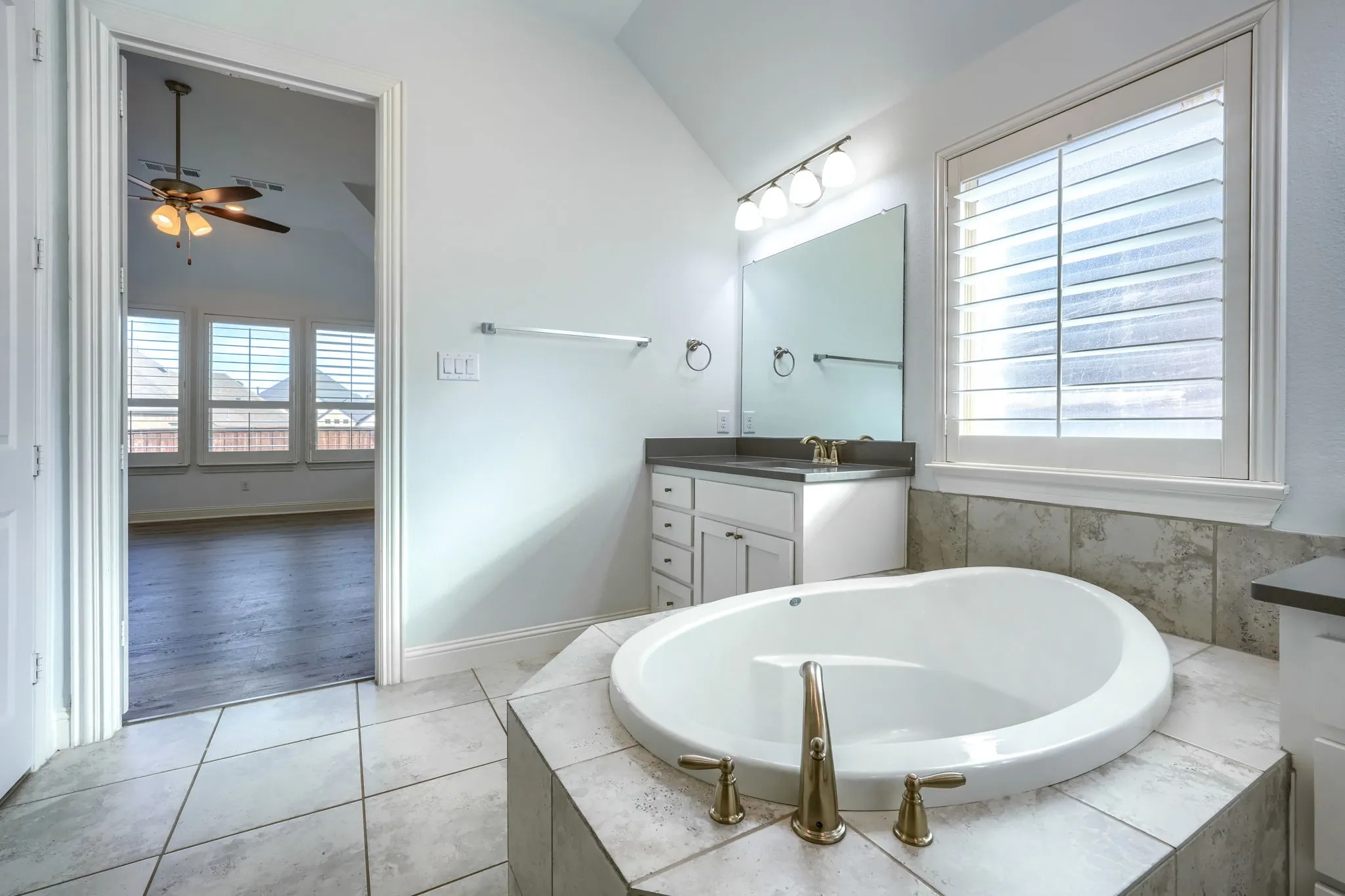 Single Family Residence For Rent in Rockwall County , 1164 Lucca Drive, Mclendon Chisholm, Texas 75032, 4 Bedroom, 4 Bathroom, 4 Garage spaces, 2,997 Sqft, built in 2018, mls#21360470, Real Estate Agent in Mclendon Chisholm, Homes For Rent in Rockwall county, Homes For Rent in Mclendon Chisholm, Realtor in Mclendon Chisholm Texas, Real Estate Brokerage Independent Realty Texas, Luminita Cordes Realtor