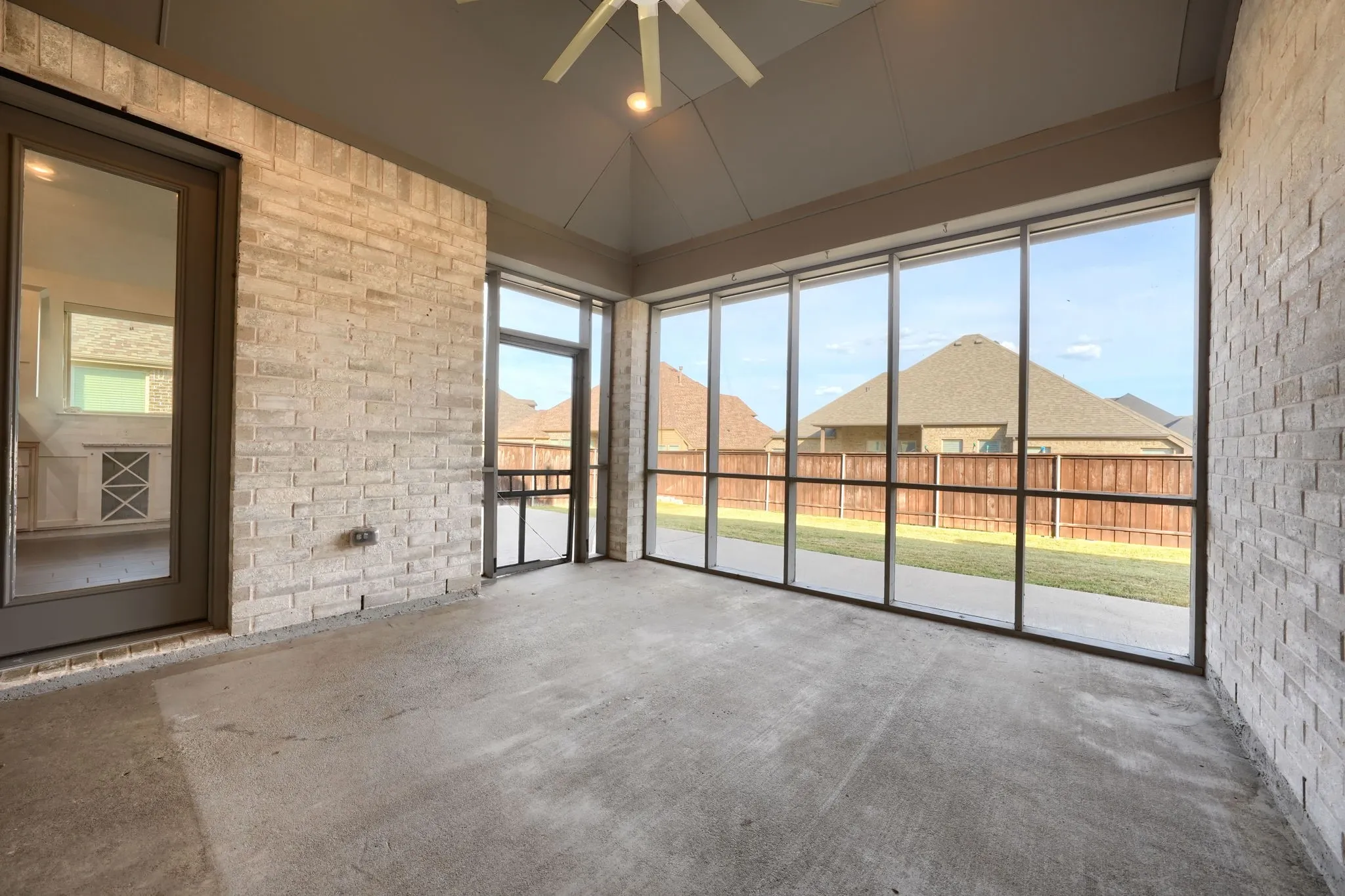 Single Family Residence For Rent in Rockwall County , 1164 Lucca Drive, Mclendon Chisholm, Texas 75032, 4 Bedroom, 4 Bathroom, 4 Garage spaces, 2,997 Sqft, built in 2018, mls#21360470, Real Estate Agent in Mclendon Chisholm, Homes For Rent in Rockwall county, Homes For Rent in Mclendon Chisholm, Realtor in Mclendon Chisholm Texas, Real Estate Brokerage Independent Realty Texas, Luminita Cordes Realtor