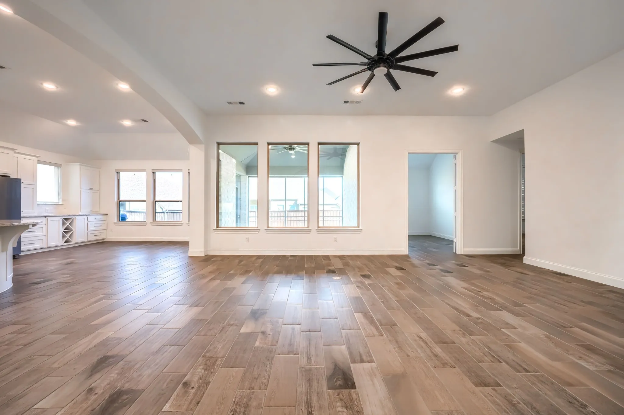 Single Family Residence For Rent in Rockwall County , 1164 Lucca Drive, Mclendon Chisholm, Texas 75032, 4 Bedroom, 4 Bathroom, 4 Garage spaces, 2,997 Sqft, built in 2018, mls#21360470, Real Estate Agent in Mclendon Chisholm, Homes For Rent in Rockwall county, Homes For Rent in Mclendon Chisholm, Realtor in Mclendon Chisholm Texas, Real Estate Brokerage Independent Realty Texas, Luminita Cordes Realtor