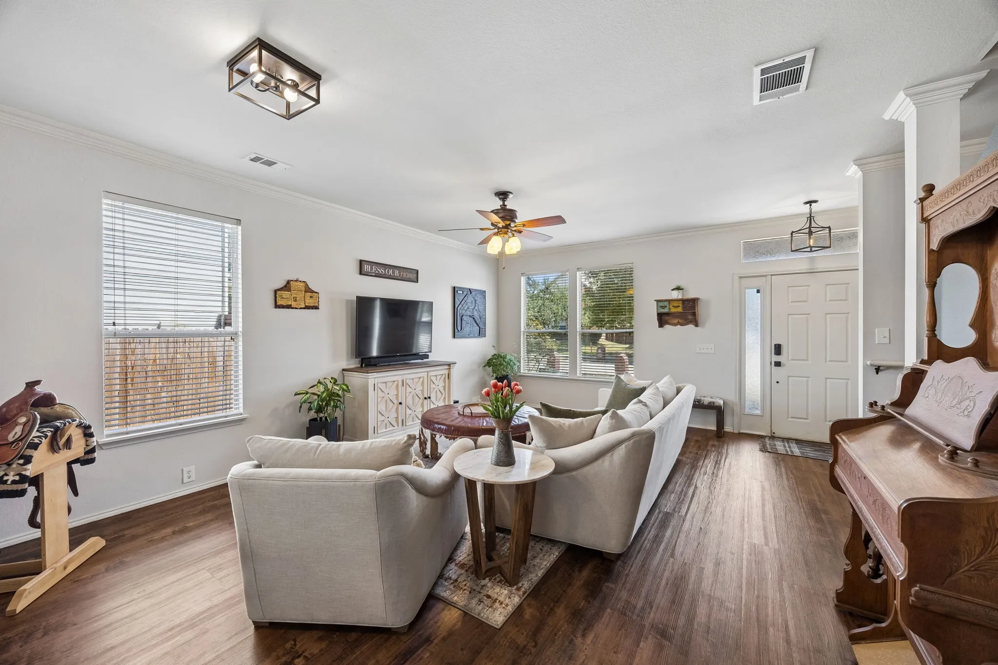 Single Family Residence For Sale in Collin County , 808 Carlton Road, Wylie, Texas 75098, 3 Bedroom, 3 Bathroom, 2 Garage spaces, 1,446 Sqft, built in 2004, mls#21361783, Real Estate Agent in Wylie, Homes For Sale in Collin county, Homes For Sale in Wylie, Realtor in Wylie Texas, Real Estate Brokerage Independent Realty Texas, Luminita Cordes Realtor