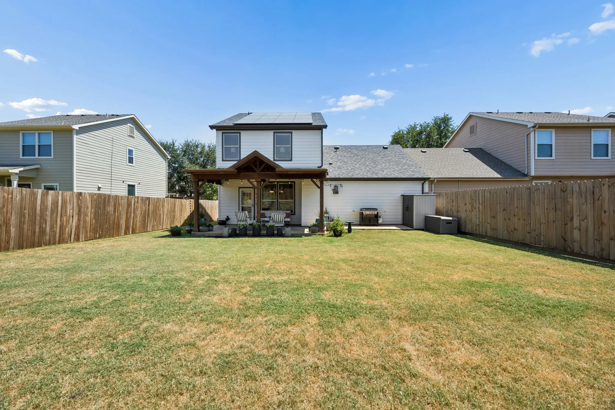 Single Family Residence For Sale in Collin County , 808 Carlton Road, Wylie, Texas 75098, 3 Bedroom, 3 Bathroom, 2 Garage spaces, 1,446 Sqft, built in 2004, mls#21361783, Real Estate Agent in Wylie, Homes For Sale in Collin county, Homes For Sale in Wylie, Realtor in Wylie Texas, Real Estate Brokerage Independent Realty Texas, Luminita Cordes Realtor