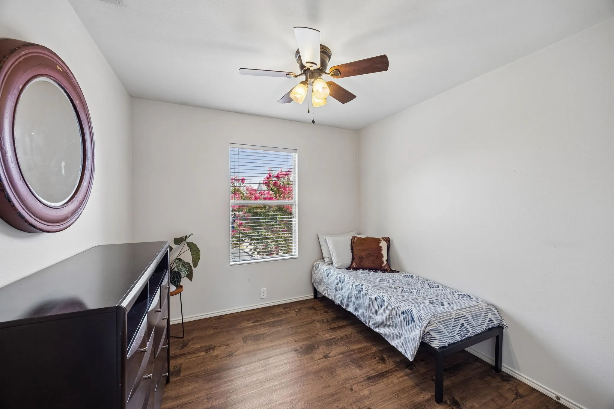 Single Family Residence For Sale in Collin County , 808 Carlton Road, Wylie, Texas 75098, 3 Bedroom, 3 Bathroom, 2 Garage spaces, 1,446 Sqft, built in 2004, mls#21361783, Real Estate Agent in Wylie, Homes For Sale in Collin county, Homes For Sale in Wylie, Realtor in Wylie Texas, Real Estate Brokerage Independent Realty Texas, Luminita Cordes Realtor