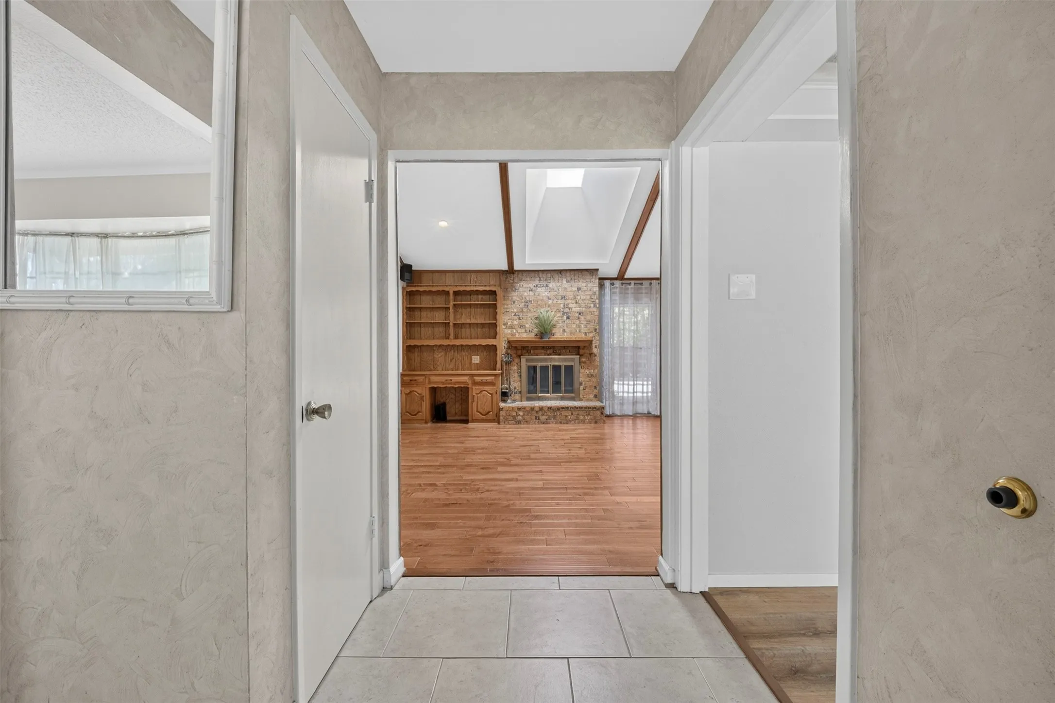 Single Family Residence For Rent in Dallas County , 11125 Cactus Lane, Dallas, Texas 75238, 4 Bedroom, 3 Bathroom, 2 Garage spaces, 1,833 Sqft, built in 1972, mls#21360466, Real Estate Agent in Dallas, Homes For Rent in Dallas county, Homes For Rent in Dallas, Realtor in Dallas Texas, Real Estate Brokerage Independent Realty Texas, Luminita Cordes Realtor