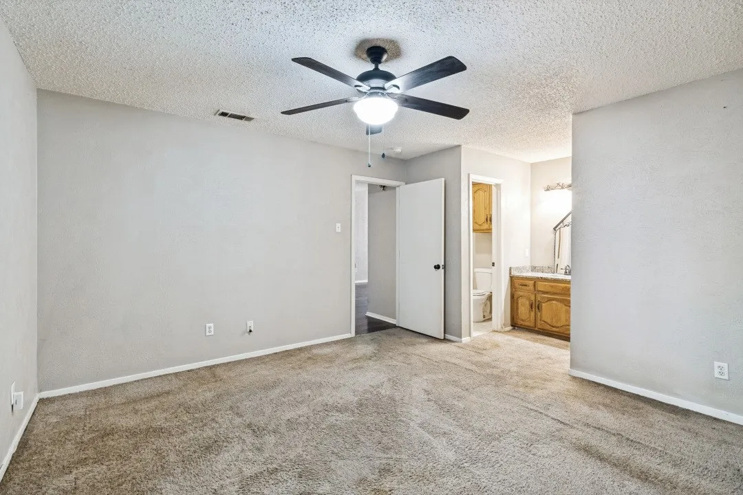 Townhouse For Sale in Dallas County , 1513 Cherrycrest Street, Dallas, Texas 75228, 2 Bedroom, 2 Bathroom, 2 Garage spaces, 1,268 Sqft, built in 1979, mls#21364971, Real Estate Agent in Dallas, Homes For Sale in Dallas county, Homes For Sale in Dallas, Realtor in Dallas Texas, Real Estate Brokerage Independent Realty Texas, Luminita Cordes Realtor