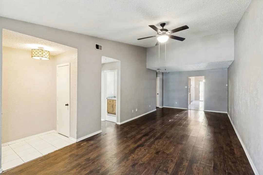 Townhouse For Sale in Dallas County , 1513 Cherrycrest Street, Dallas, Texas 75228, 2 Bedroom, 2 Bathroom, 2 Garage spaces, 1,268 Sqft, built in 1979, mls#21364971, Real Estate Agent in Dallas, Homes For Sale in Dallas county, Homes For Sale in Dallas, Realtor in Dallas Texas, Real Estate Brokerage Independent Realty Texas, Luminita Cordes Realtor