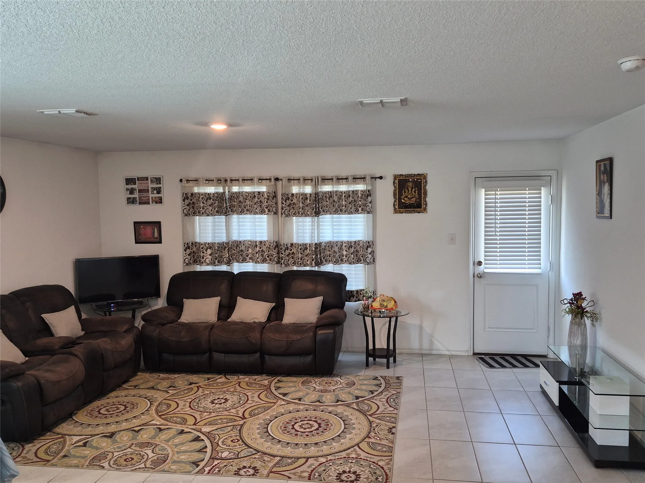 Single Family Residence For Sale in Dallas County , 1533 Woodbrook Lane, Hutchins, Texas 75141, 4 Bedroom, 2 Bathroom, 2 Garage spaces, 1,710 Sqft, built in 2023, Price $315,000, mls#21365299, Real Estate Agent in Hutchins, Homes For Sale in Dallas county, Homes For Sale in Hutchins, Realtor in Hutchins Texas, Real Estate Brokerage Independent Realty Texas, Luminita Cordes Realtor