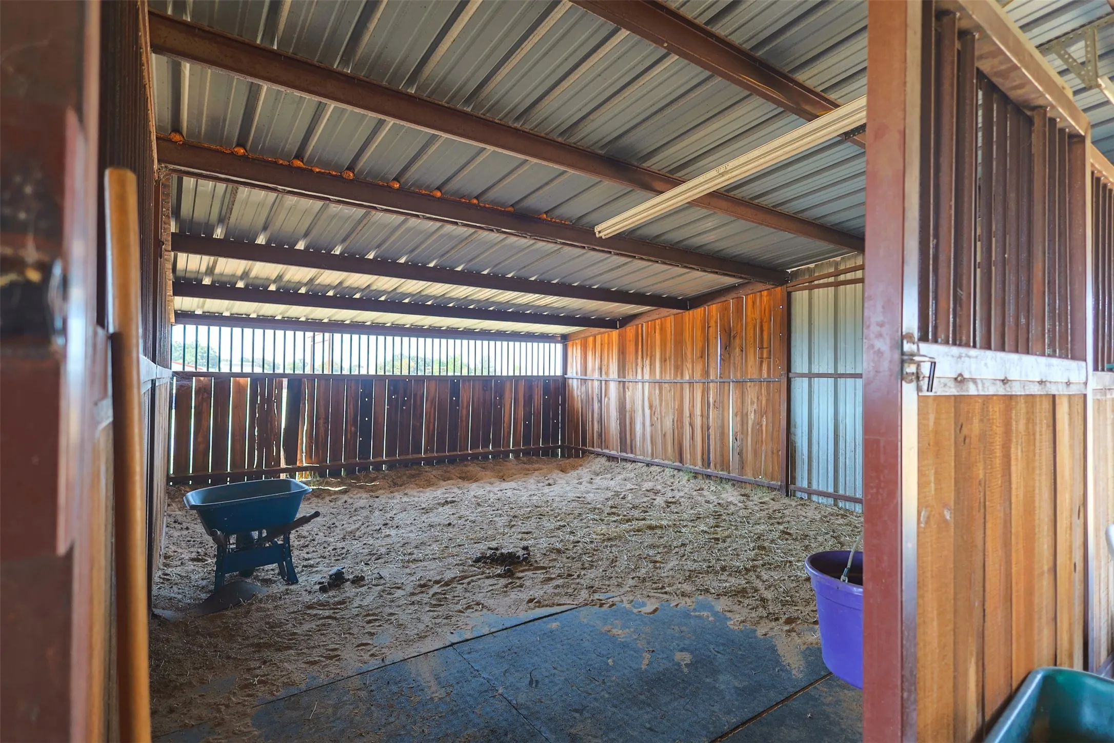 Single Family Residence For Sale in Wise County , 1108 County Road 4360, Decatur, Texas 76234, 4 Bedroom, 4 Bathroom, 3 Garage spaces, 2,222 Sqft, built in 2004, mls#21365360, Real Estate Agent in Decatur, Homes For Sale in Wise county, Homes For Sale in Decatur, Realtor in Decatur Texas, Real Estate Brokerage Independent Realty Texas, Luminita Cordes Realtor