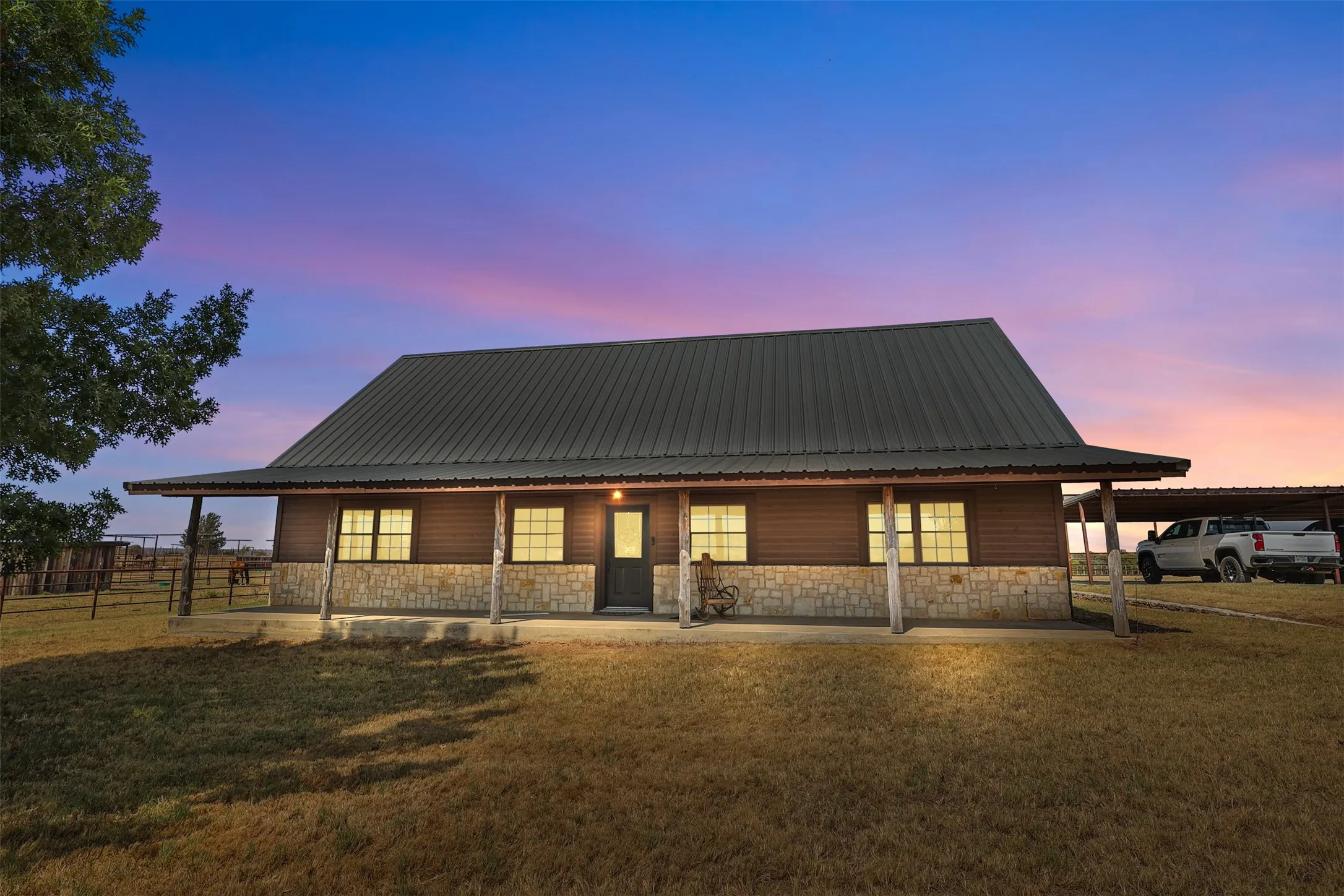 Single Family Residence For Sale in Wise County , 1108 County Road 4360, Decatur, Texas 76234, 4 Bedroom, 4 Bathroom, 3 Garage spaces, 2,222 Sqft, built in 2004, mls#21365360, Real Estate Agent in Decatur, Homes For Sale in Wise county, Homes For Sale in Decatur, Realtor in Decatur Texas, Real Estate Brokerage Independent Realty Texas, Luminita Cordes Realtor