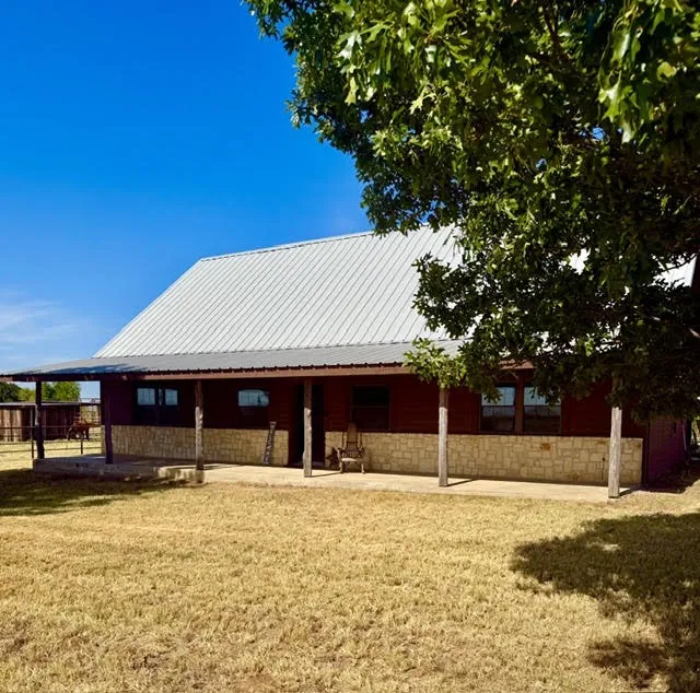 Single Family Residence For Sale in Wise County , 1108 County Road 4360, Decatur, Texas 76234, 4 Bedroom, 4 Bathroom, 3 Garage spaces, 2,222 Sqft, built in 2004, mls#21365360, Real Estate Agent in Decatur, Homes For Sale in Wise county, Homes For Sale in Decatur, Realtor in Decatur Texas, Real Estate Brokerage Independent Realty Texas, Luminita Cordes Realtor