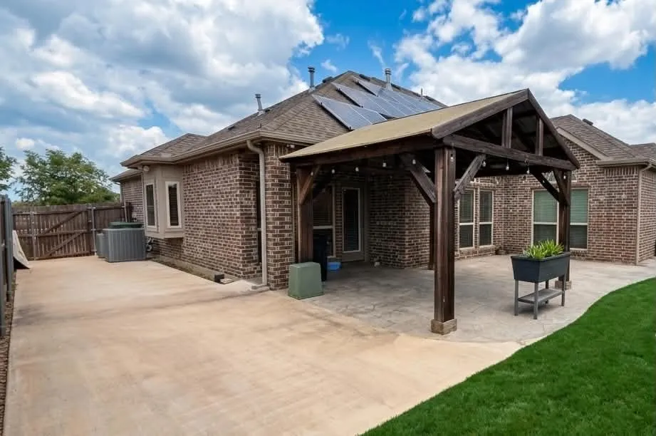 Single Family Residence For Sale in Johnson County , 1410 Nighthawk Lane, Mansfield, Texas 76063, 4 Bedroom, 4 Bathroom, 2 Garage spaces, 2,927 Sqft, built in 2017, mls#21365365, Real Estate Agent in Mansfield, Homes For Sale in Johnson county, Homes For Sale in Mansfield, Realtor in Mansfield Texas, Real Estate Brokerage Independent Realty Texas, Luminita Cordes Realtor