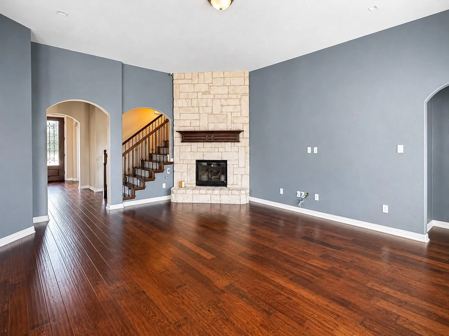 Single Family Residence For Sale in Johnson County , 1410 Nighthawk Lane, Mansfield, Texas 76063, 4 Bedroom, 4 Bathroom, 2 Garage spaces, 2,927 Sqft, built in 2017, mls#21365365, Real Estate Agent in Mansfield, Homes For Sale in Johnson county, Homes For Sale in Mansfield, Realtor in Mansfield Texas, Real Estate Brokerage Independent Realty Texas, Luminita Cordes Realtor