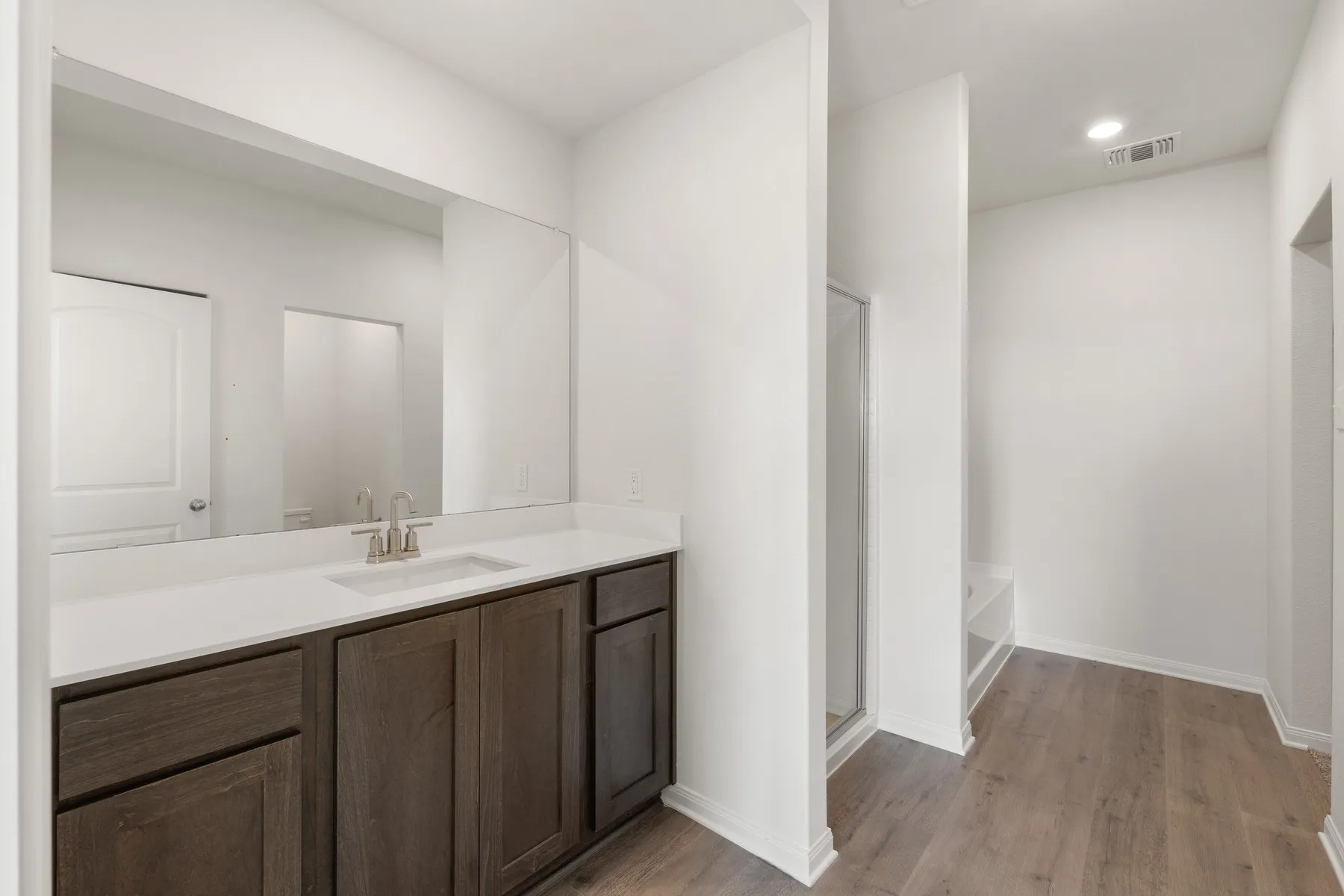 Single Family Residence For Sale in Johnson County , 13416 Gitty Up Circle, Cresson, Texas 76035, 5 Bedroom, 3 Bathroom, 2 Garage spaces, 2,733 Sqft, built in 2025, mls#21365369, Real Estate Agent in Cresson, Homes For Sale in Johnson county, Homes For Sale in Cresson, Realtor in Cresson Texas, Real Estate Brokerage Independent Realty Texas, Luminita Cordes Realtor