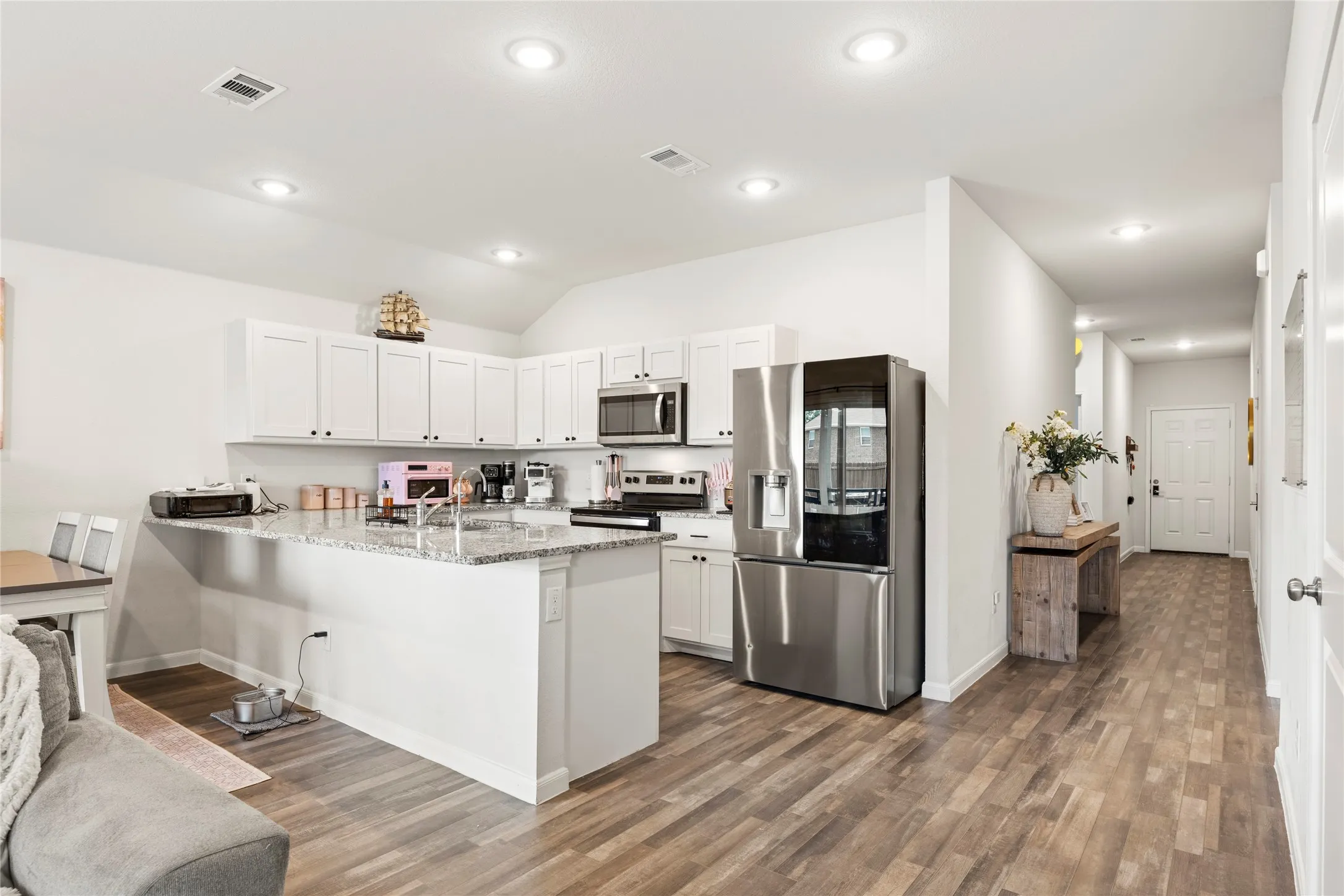 Single Family Residence For Sale in Dallas County , 3640 Chestnut Oak Drive, Dallas, Texas 75253, 4 Bedroom, 2 Bathroom, 2 Garage spaces, 1,620 Sqft, built in 2023, mls#21363117, Real Estate Agent in Dallas, Homes For Sale in Dallas county, Homes For Sale in Dallas, Realtor in Dallas Texas, Real Estate Brokerage Independent Realty Texas, Luminita Cordes Realtor