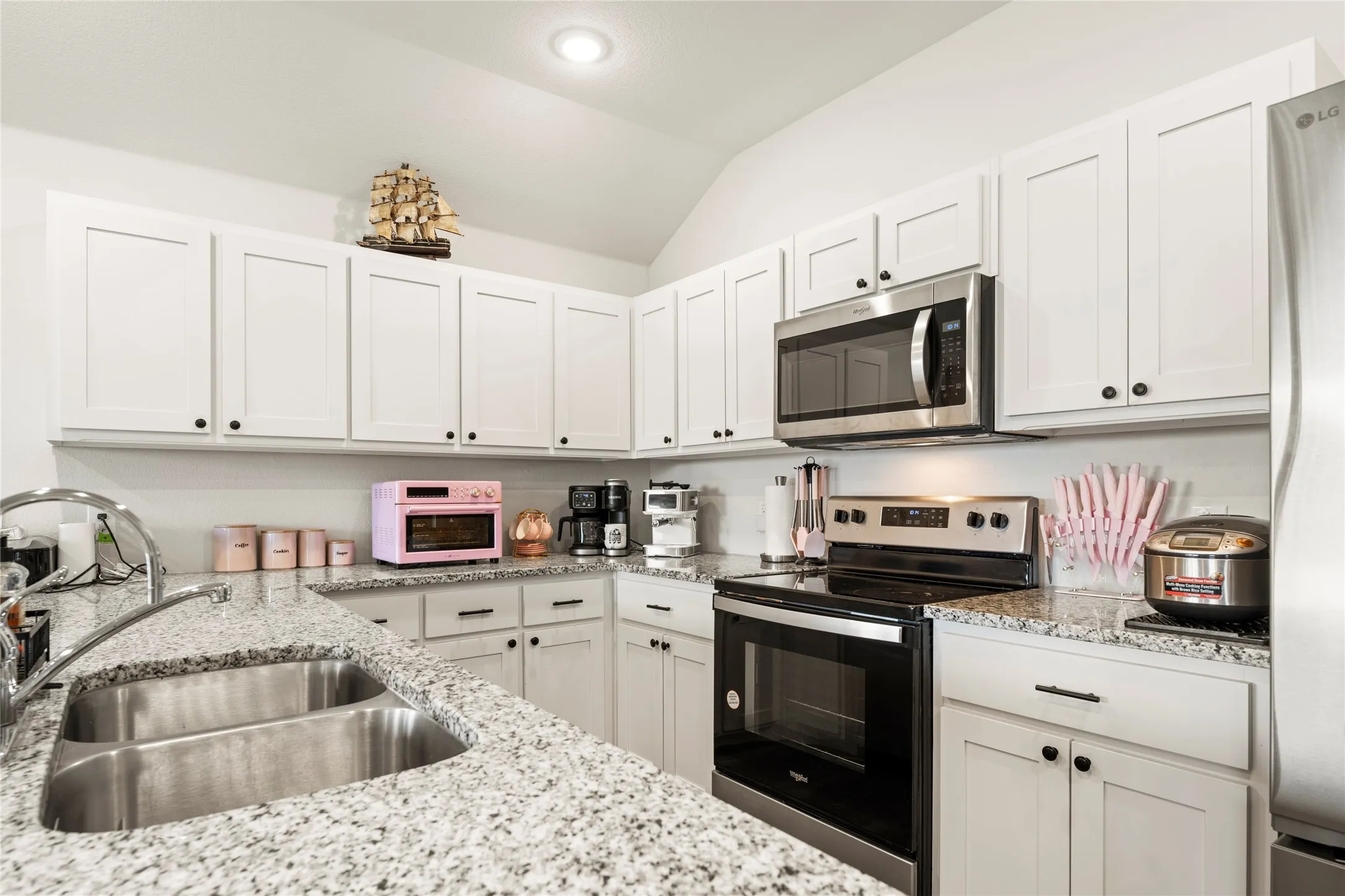 Single Family Residence For Sale in Dallas County , 3640 Chestnut Oak Drive, Dallas, Texas 75253, 4 Bedroom, 2 Bathroom, 2 Garage spaces, 1,620 Sqft, built in 2023, mls#21363117, Real Estate Agent in Dallas, Homes For Sale in Dallas county, Homes For Sale in Dallas, Realtor in Dallas Texas, Real Estate Brokerage Independent Realty Texas, Luminita Cordes Realtor
