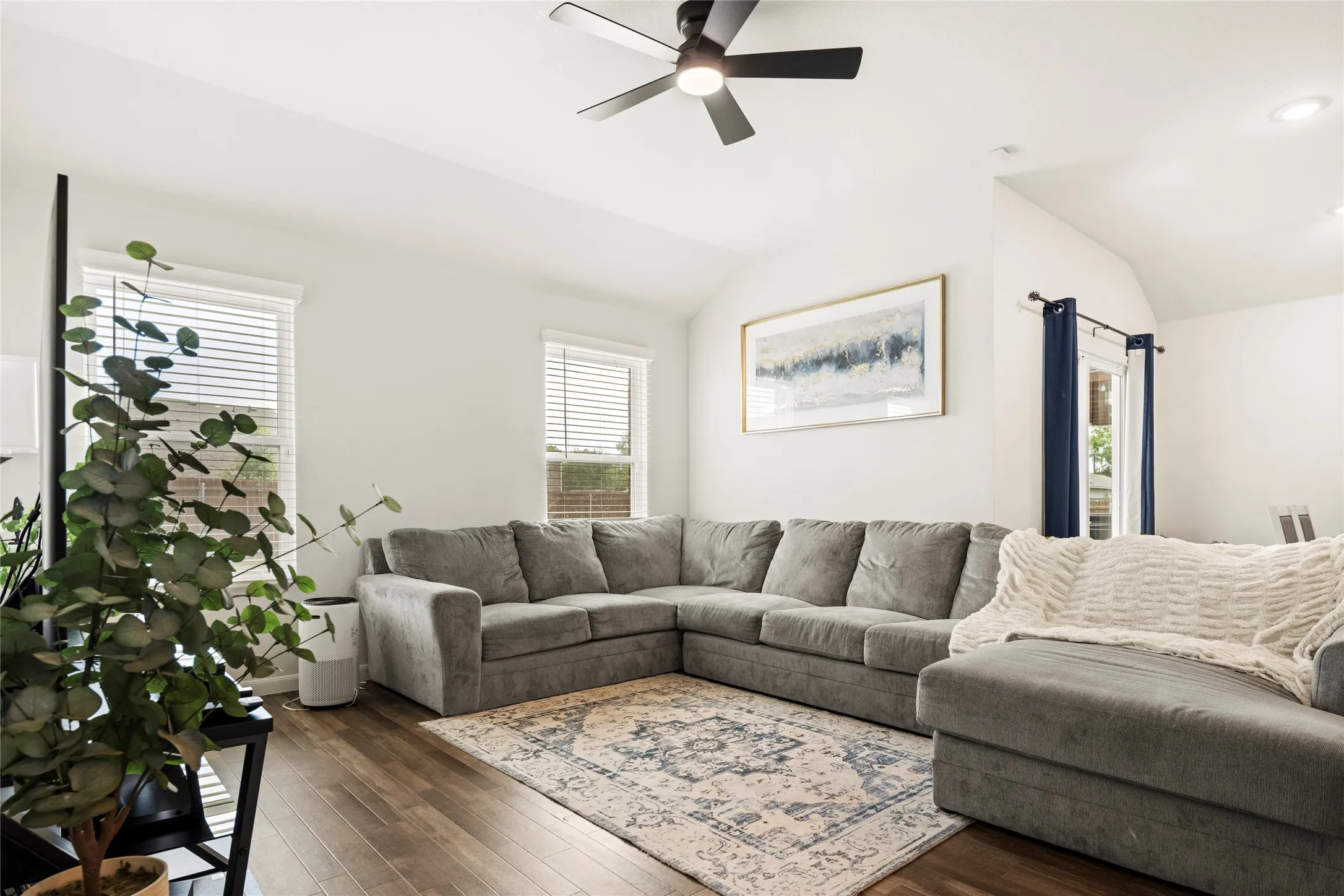 Single Family Residence For Sale in Dallas County , 3640 Chestnut Oak Drive, Dallas, Texas 75253, 4 Bedroom, 2 Bathroom, 2 Garage spaces, 1,620 Sqft, built in 2023, mls#21363117, Real Estate Agent in Dallas, Homes For Sale in Dallas county, Homes For Sale in Dallas, Realtor in Dallas Texas, Real Estate Brokerage Independent Realty Texas, Luminita Cordes Realtor