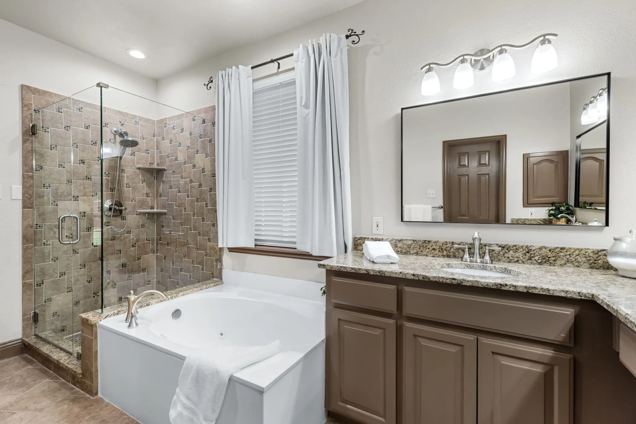 Single Family Residence For Sale in Collin County , 2120 Grayson Road, Mc Kinney, Texas 75072, 5 Bedroom, 4 Bathroom, 3 Garage spaces, 3,418 Sqft, built in 1998, mls#21364795, Real Estate Agent in Mc Kinney, Homes For Sale in Collin county, Homes For Sale in Mc Kinney, Realtor in Mc Kinney Texas, Real Estate Brokerage Independent Realty Texas, Luminita Cordes Realtor