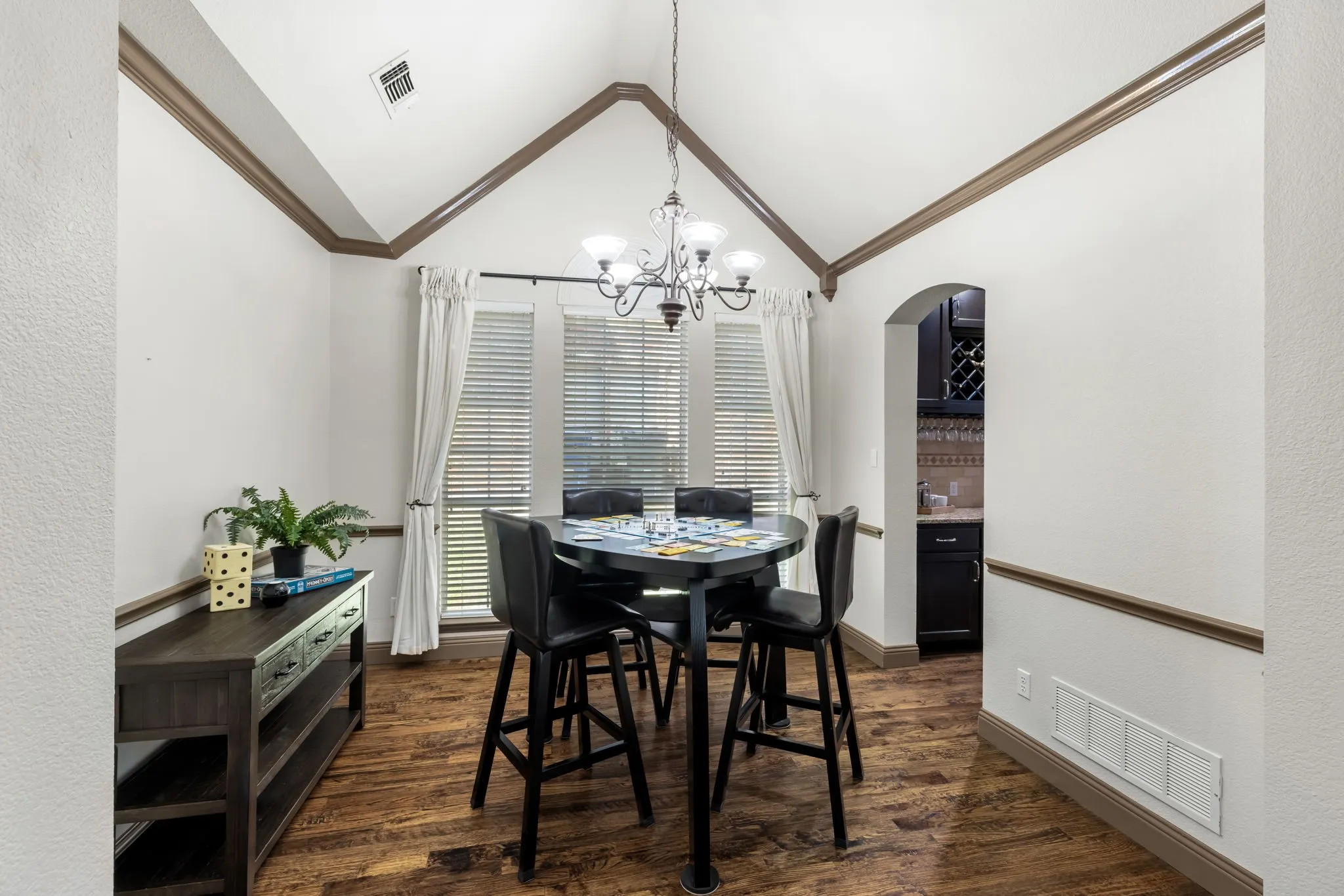 Flex space, dining room or living area.  Convenient access to the Butler's Pantry and Kitchen.