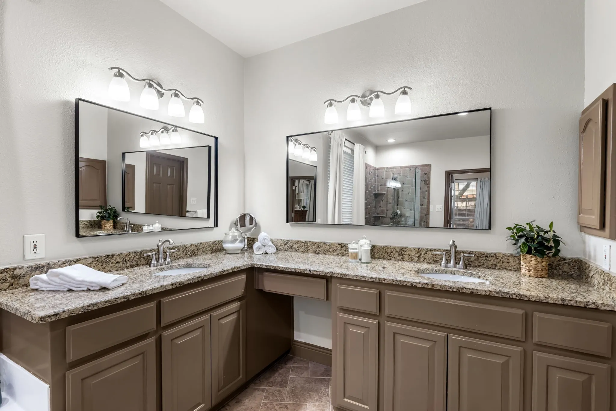 Single Family Residence For Sale in Collin County , 2120 Grayson Road, Mc Kinney, Texas 75072, 5 Bedroom, 4 Bathroom, 3 Garage spaces, 3,418 Sqft, built in 1998, mls#21364795, Real Estate Agent in Mc Kinney, Homes For Sale in Collin county, Homes For Sale in Mc Kinney, Realtor in Mc Kinney Texas, Real Estate Brokerage Independent Realty Texas, Luminita Cordes Realtor