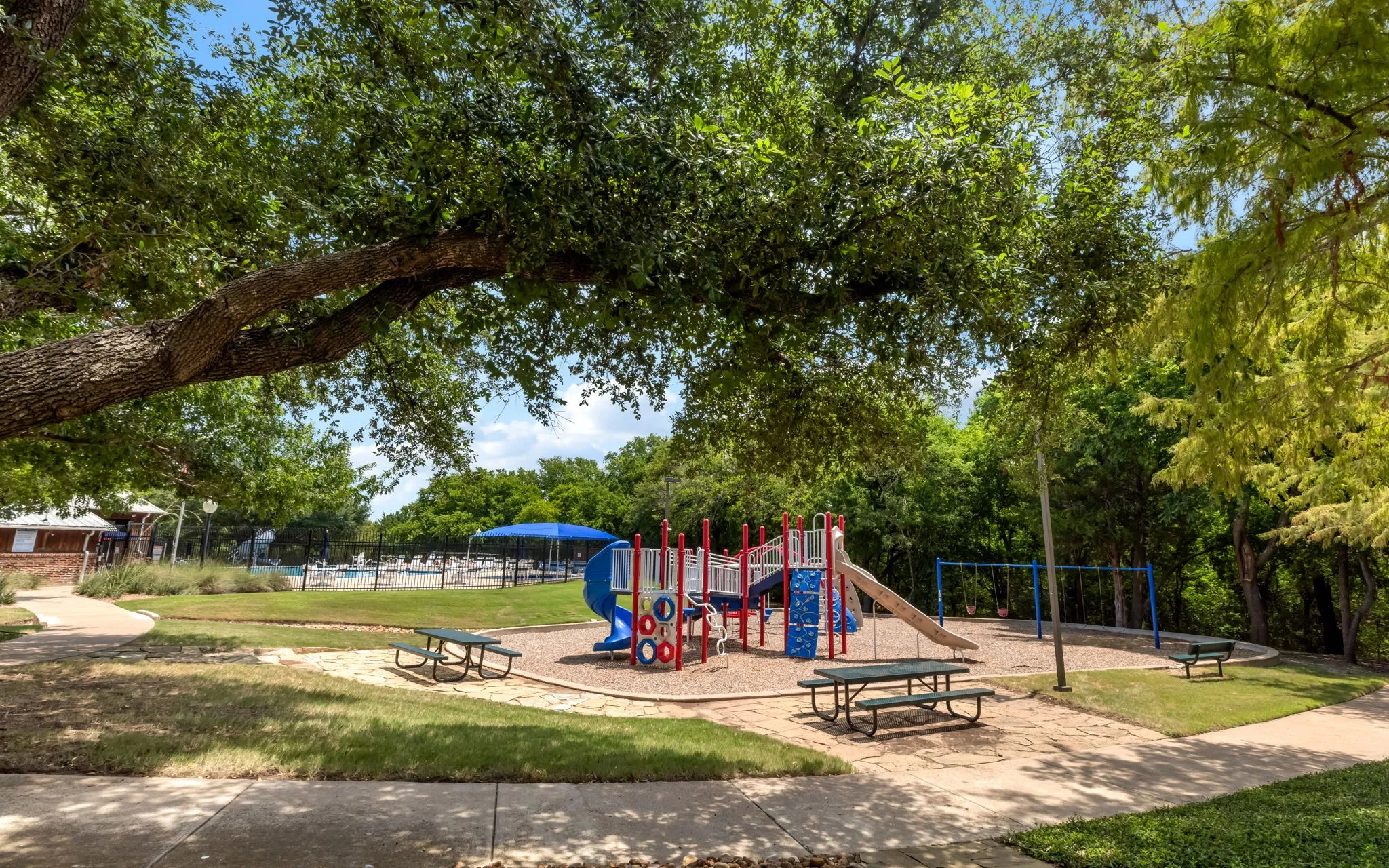 Single Family Residence For Sale in Collin County , 2120 Grayson Road, Mc Kinney, Texas 75072, 5 Bedroom, 4 Bathroom, 3 Garage spaces, 3,418 Sqft, built in 1998, mls#21364795, Real Estate Agent in Mc Kinney, Homes For Sale in Collin county, Homes For Sale in Mc Kinney, Realtor in Mc Kinney Texas, Real Estate Brokerage Independent Realty Texas, Luminita Cordes Realtor