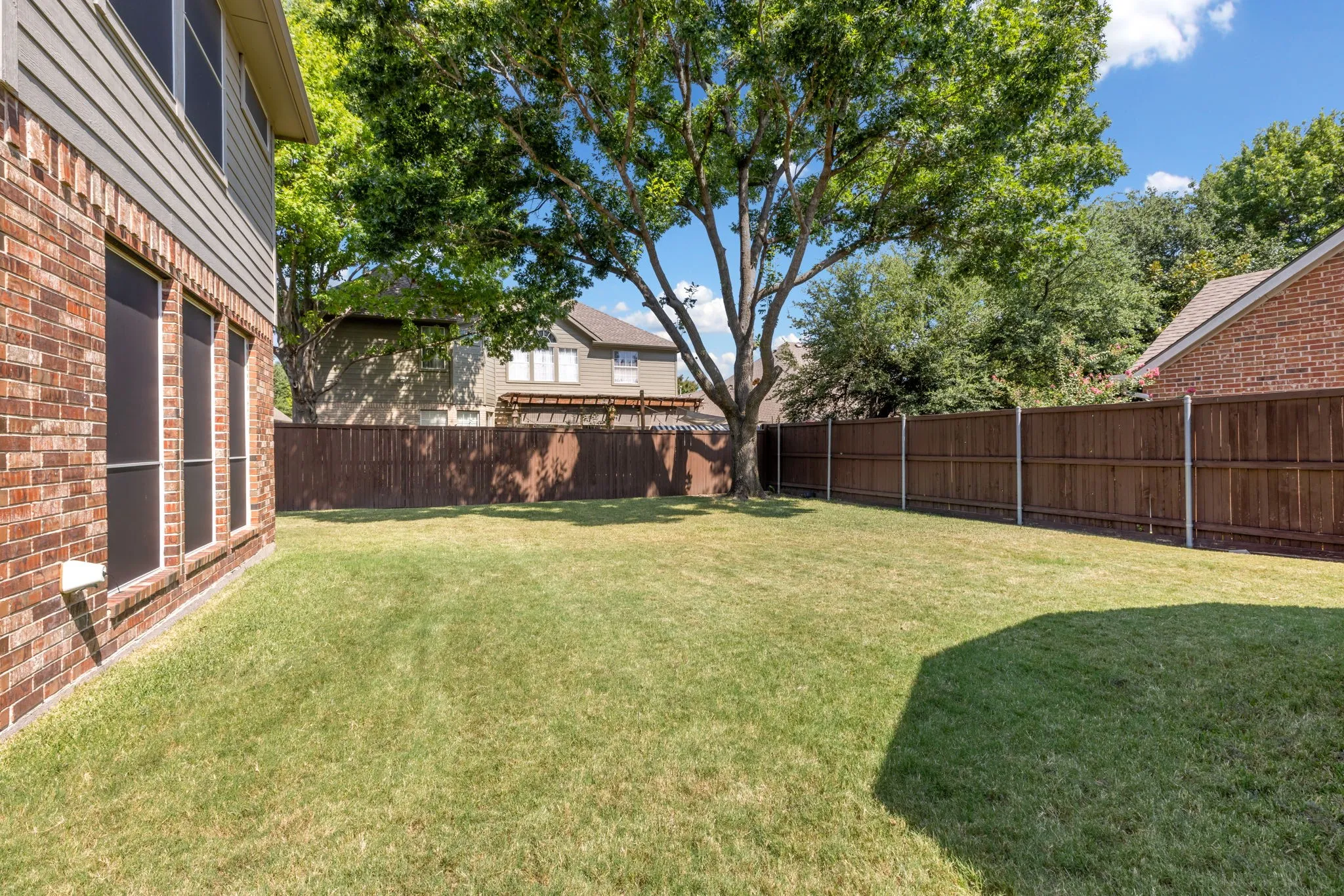 Single Family Residence For Sale in Collin County , 2120 Grayson Road, Mc Kinney, Texas 75072, 5 Bedroom, 4 Bathroom, 3 Garage spaces, 3,418 Sqft, built in 1998, mls#21364795, Real Estate Agent in Mc Kinney, Homes For Sale in Collin county, Homes For Sale in Mc Kinney, Realtor in Mc Kinney Texas, Real Estate Brokerage Independent Realty Texas, Luminita Cordes Realtor