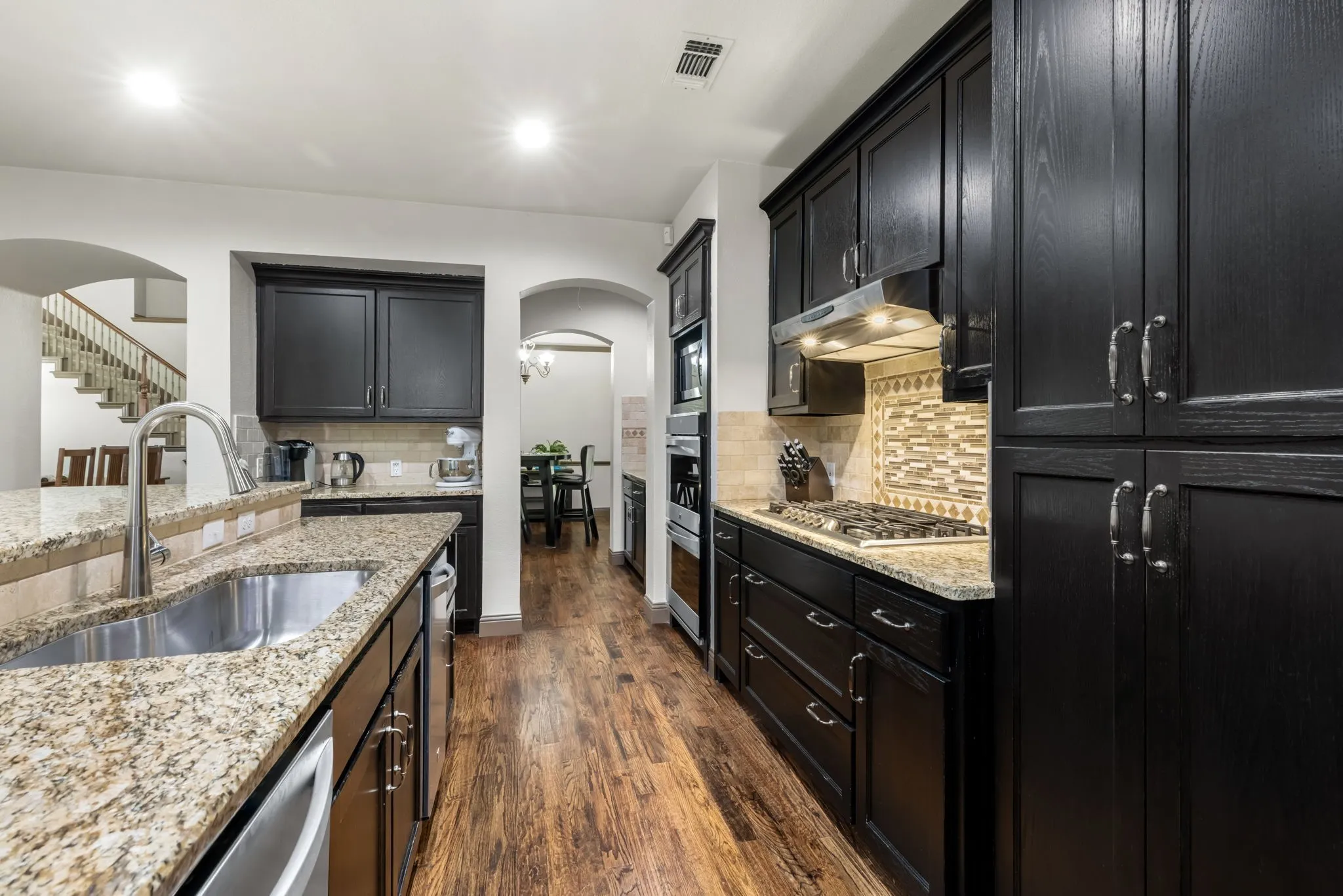 Single Family Residence For Sale in Collin County , 2120 Grayson Road, Mc Kinney, Texas 75072, 5 Bedroom, 4 Bathroom, 3 Garage spaces, 3,418 Sqft, built in 1998, mls#21364795, Real Estate Agent in Mc Kinney, Homes For Sale in Collin county, Homes For Sale in Mc Kinney, Realtor in Mc Kinney Texas, Real Estate Brokerage Independent Realty Texas, Luminita Cordes Realtor