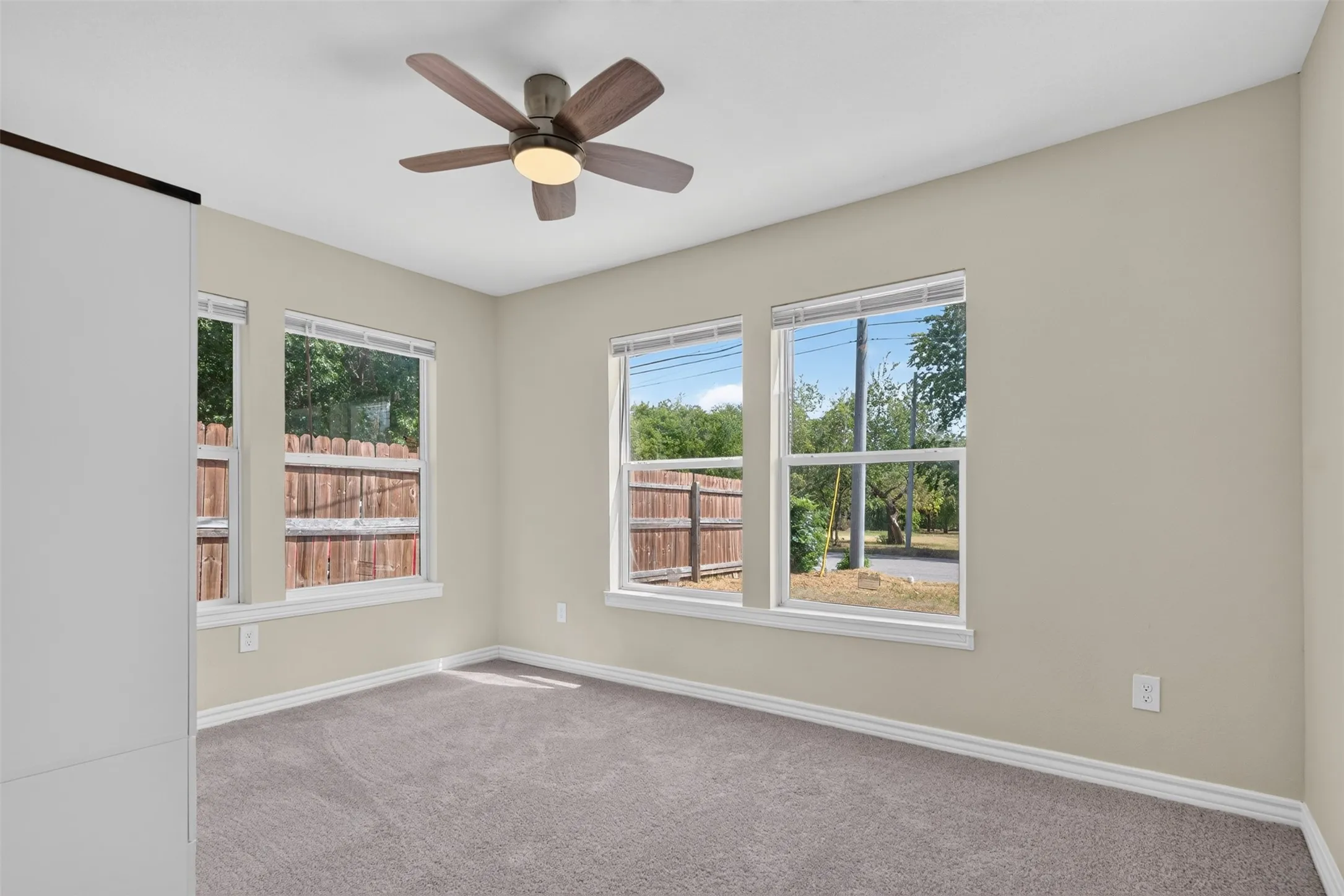 Single Family Residence For Sale in Montague County , 805 Adkins Street, Bowie, Texas 76230, 2 Bedroom, 1 Bathroom, Garage spaces, 812 Sqft, built in 1978, mls#21365372, Real Estate Agent in Bowie, Homes For Sale in Montague county, Homes For Sale in Bowie, Realtor in Bowie Texas, Real Estate Brokerage Independent Realty Texas, Luminita Cordes Realtor
