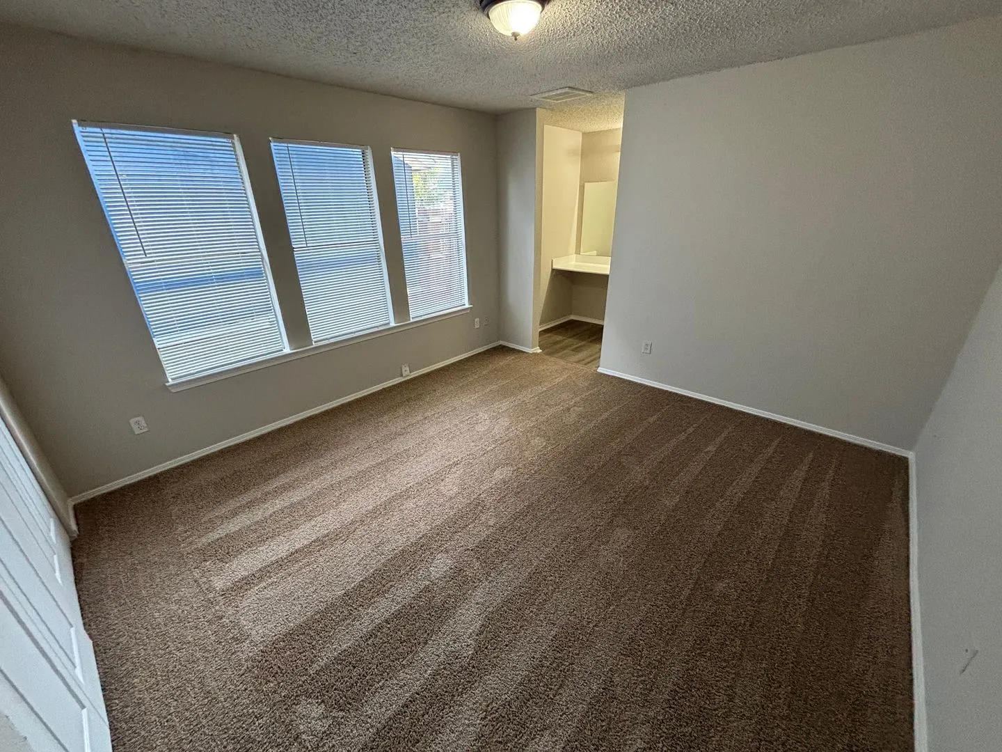 Single Family Residence For Rent in Dallas County , 10311 Tamworth Drive, Dallas, Texas 75217, 2 Bedroom, 2 Bathroom, 1 Garage spaces, 1,068 Sqft, built in 1983, mls#21365370, Real Estate Agent in Dallas, Homes For Rent in Dallas county, Homes For Rent in Dallas, Realtor in Dallas Texas, Real Estate Brokerage Independent Realty Texas, Luminita Cordes Realtor