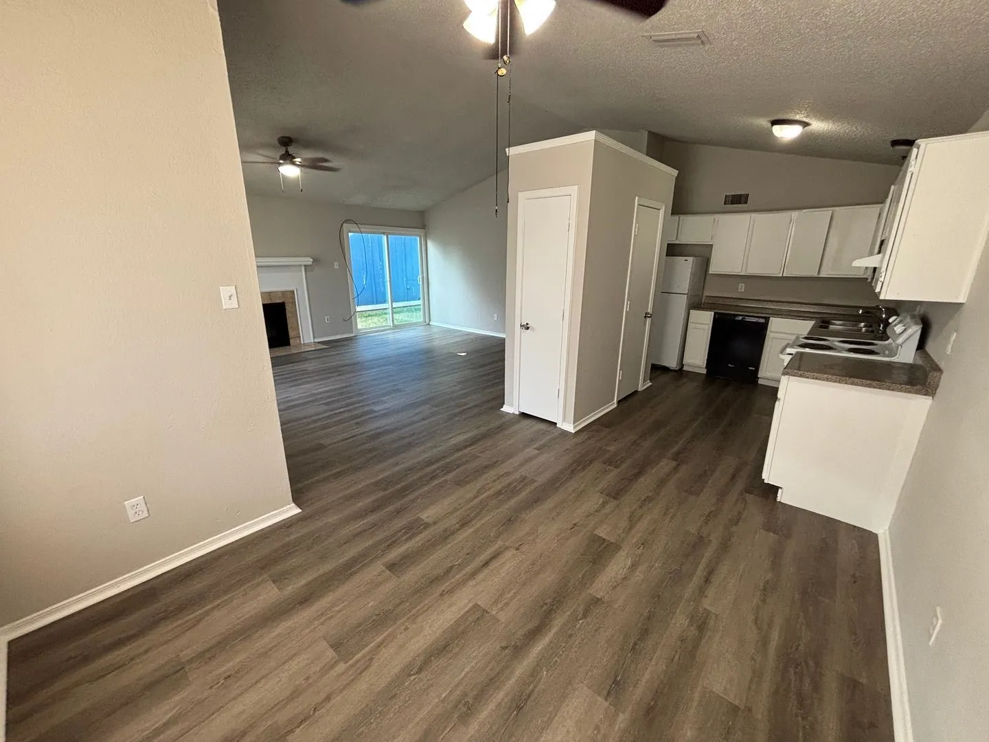 Single Family Residence For Rent in Dallas County , 10311 Tamworth Drive, Dallas, Texas 75217, 2 Bedroom, 2 Bathroom, 1 Garage spaces, 1,068 Sqft, built in 1983, mls#21365370, Real Estate Agent in Dallas, Homes For Rent in Dallas county, Homes For Rent in Dallas, Realtor in Dallas Texas, Real Estate Brokerage Independent Realty Texas, Luminita Cordes Realtor